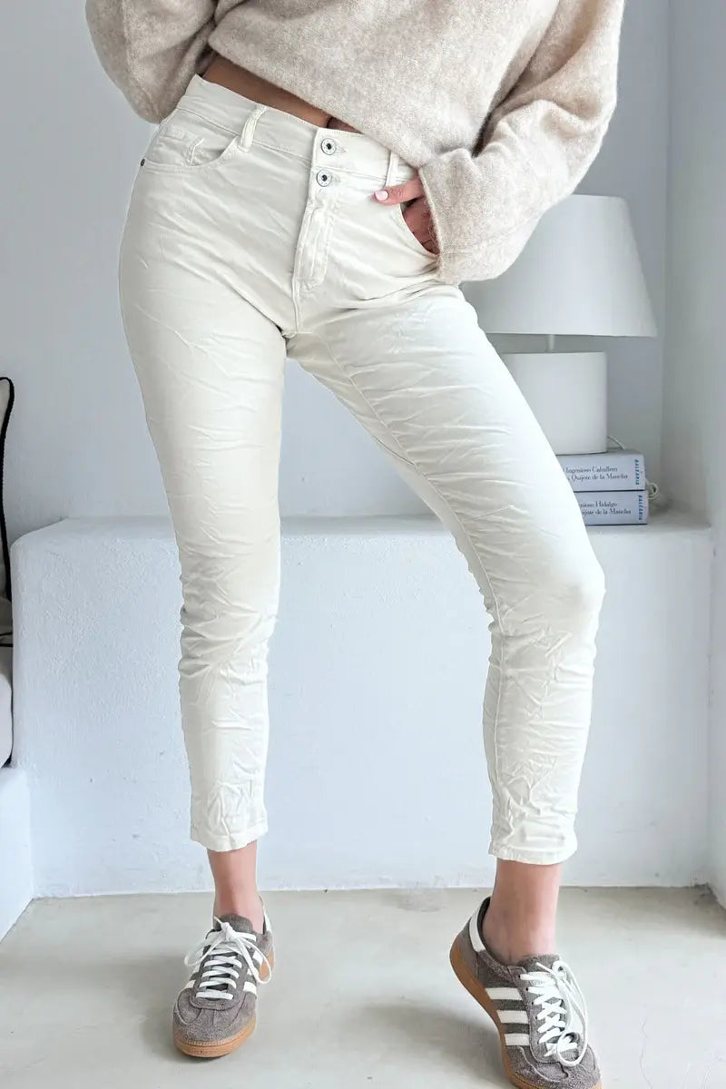 JEANS Classic Beauty & Fashion