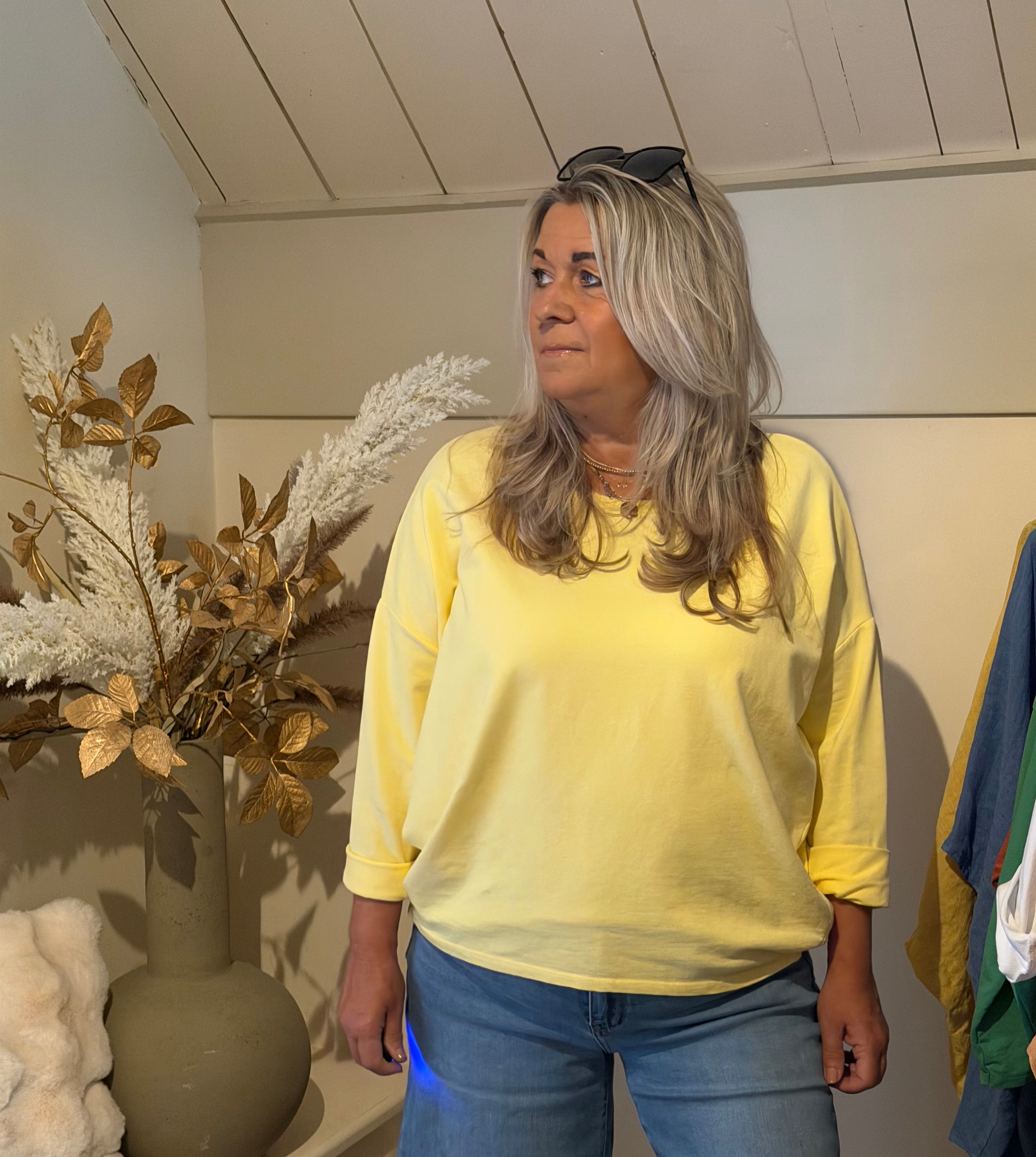 Sweater model  Napels geel