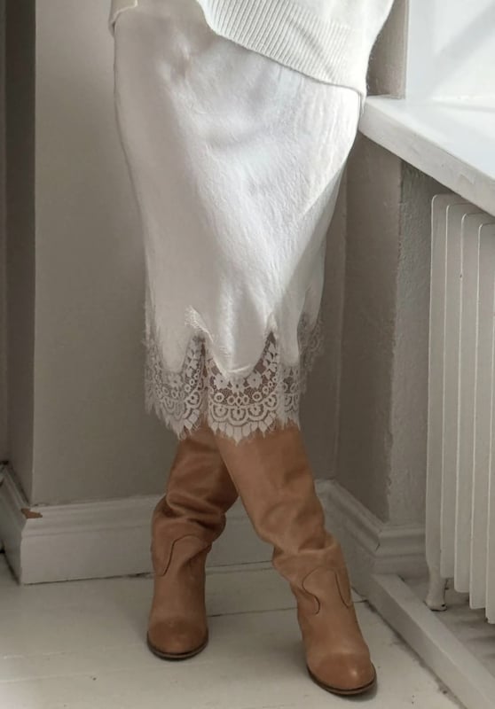 BYPIAS , BOHEMIANA ELIZA VISCOSE ONDER ROK BEIGE