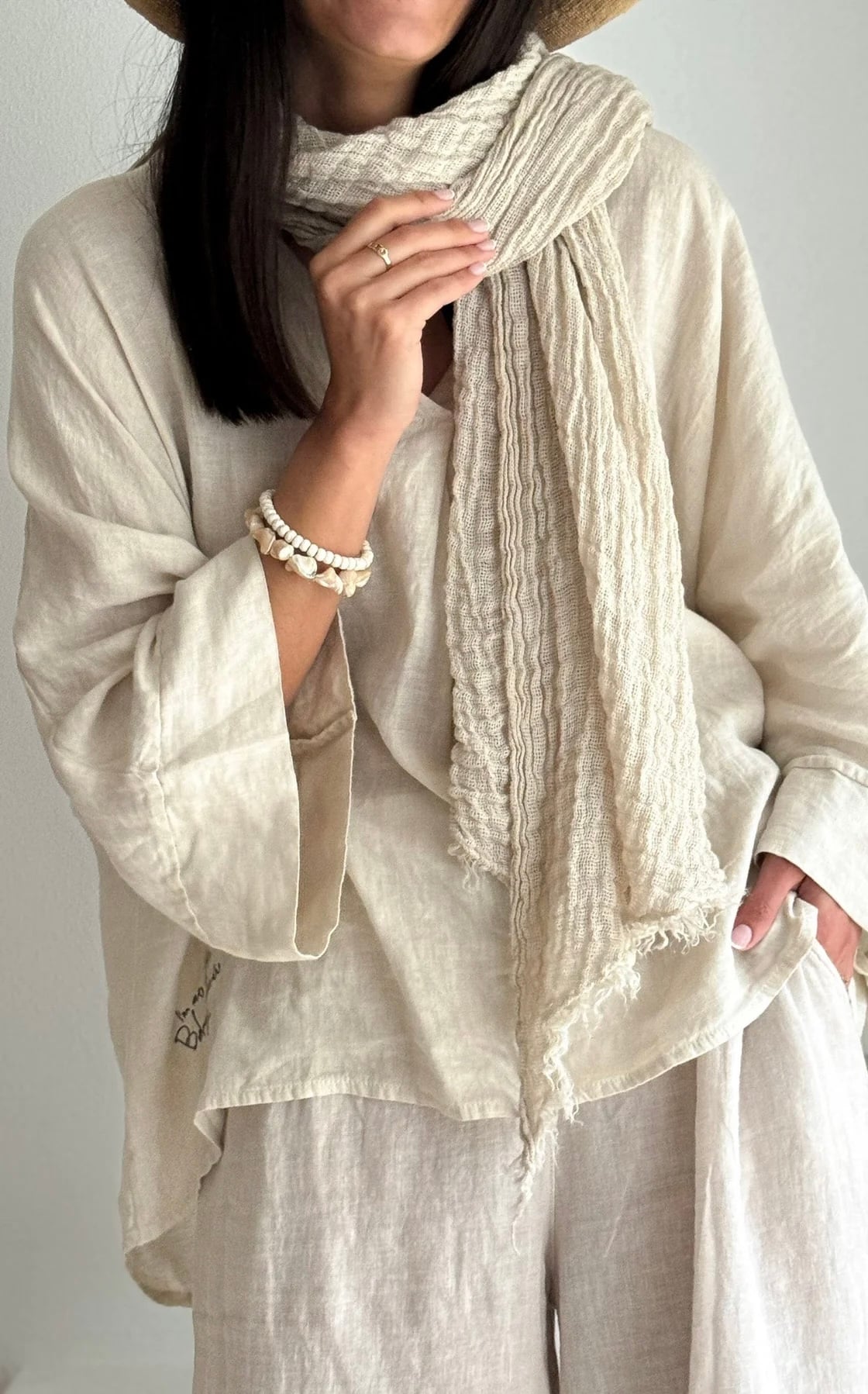 BYPIAS, BOHEMIANA  BOHO MESH SJAAL SAND