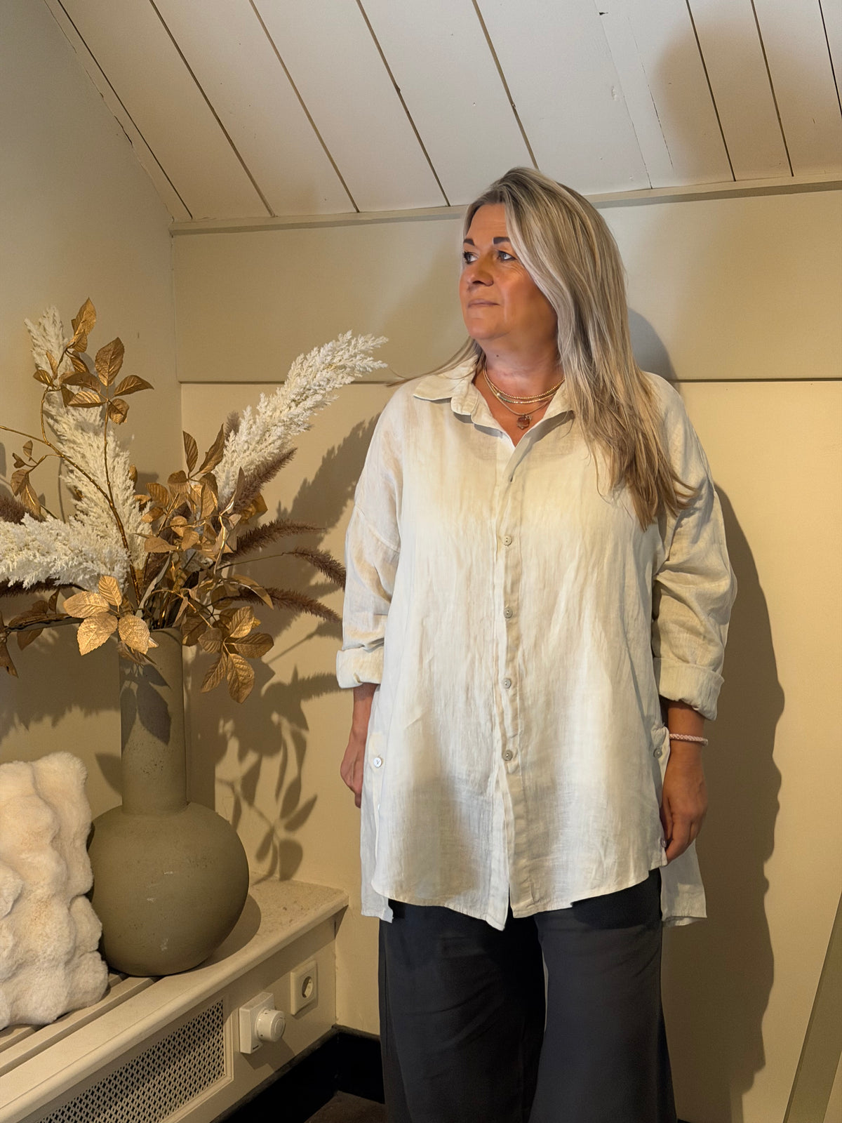 Linnen blouse oversized model Bari beige Classic Beauty & Fashion