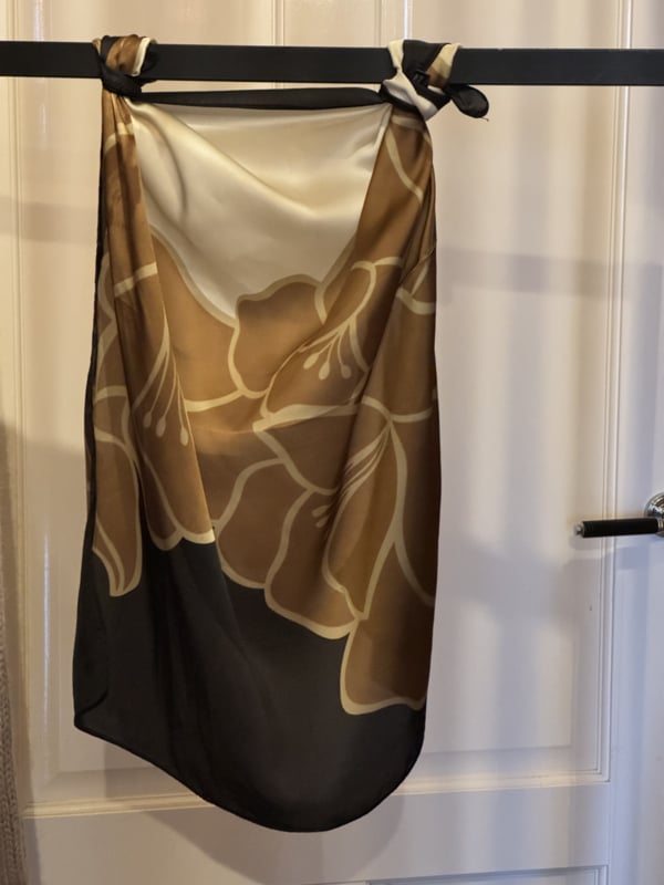 Sjaal Classy Bloem zwart/camel/off white