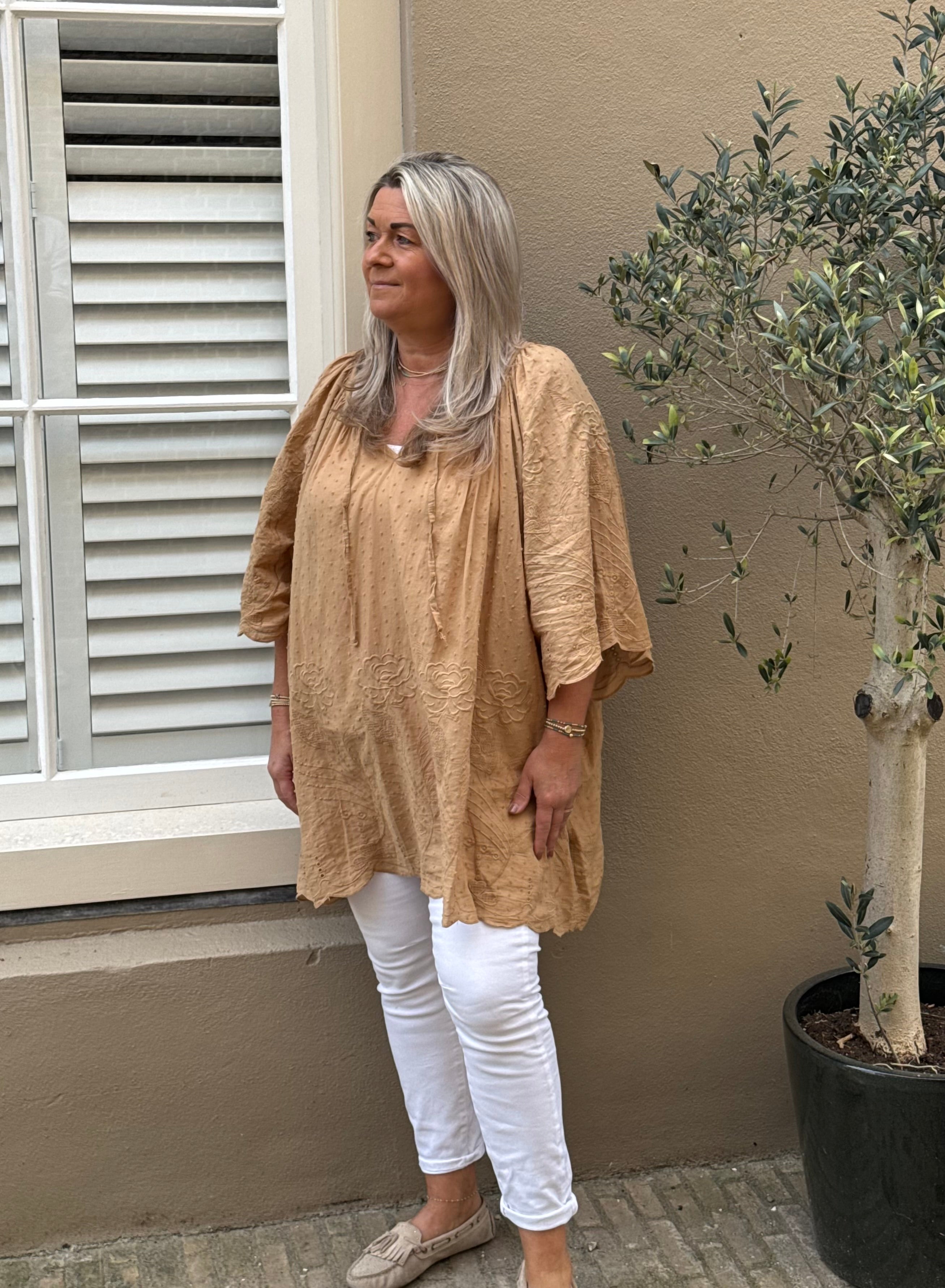 Blouse-Tuniek model: Bodi camel
