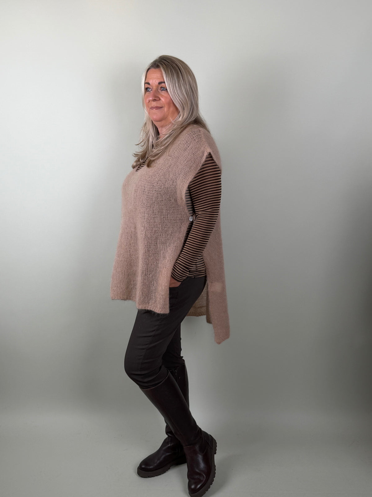 Fijngebreide Spencer trui model Puk Beige