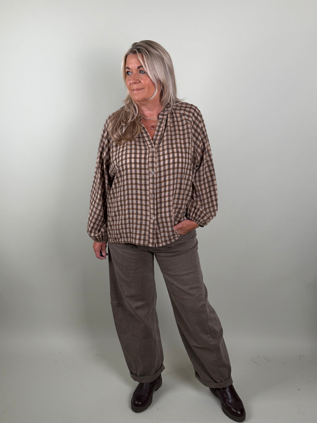 Ruit blouse model Pien bruin