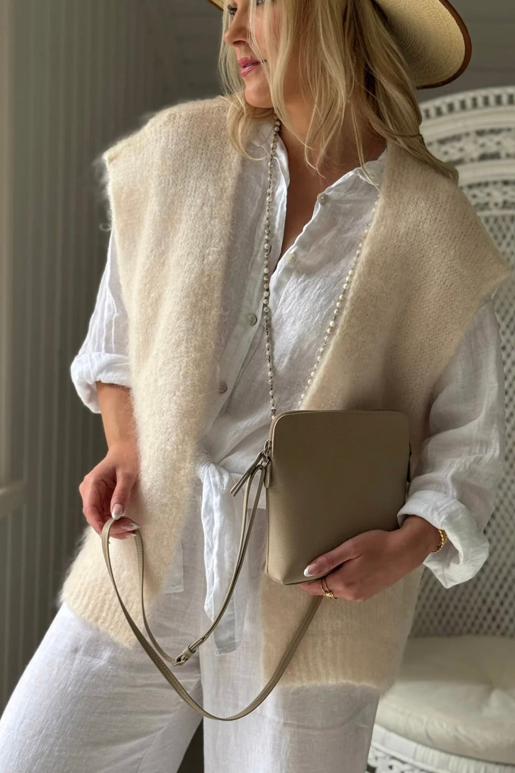 BYPIAS BOHEMIANA MALLORA MOHAIR VEST OFF WHITE