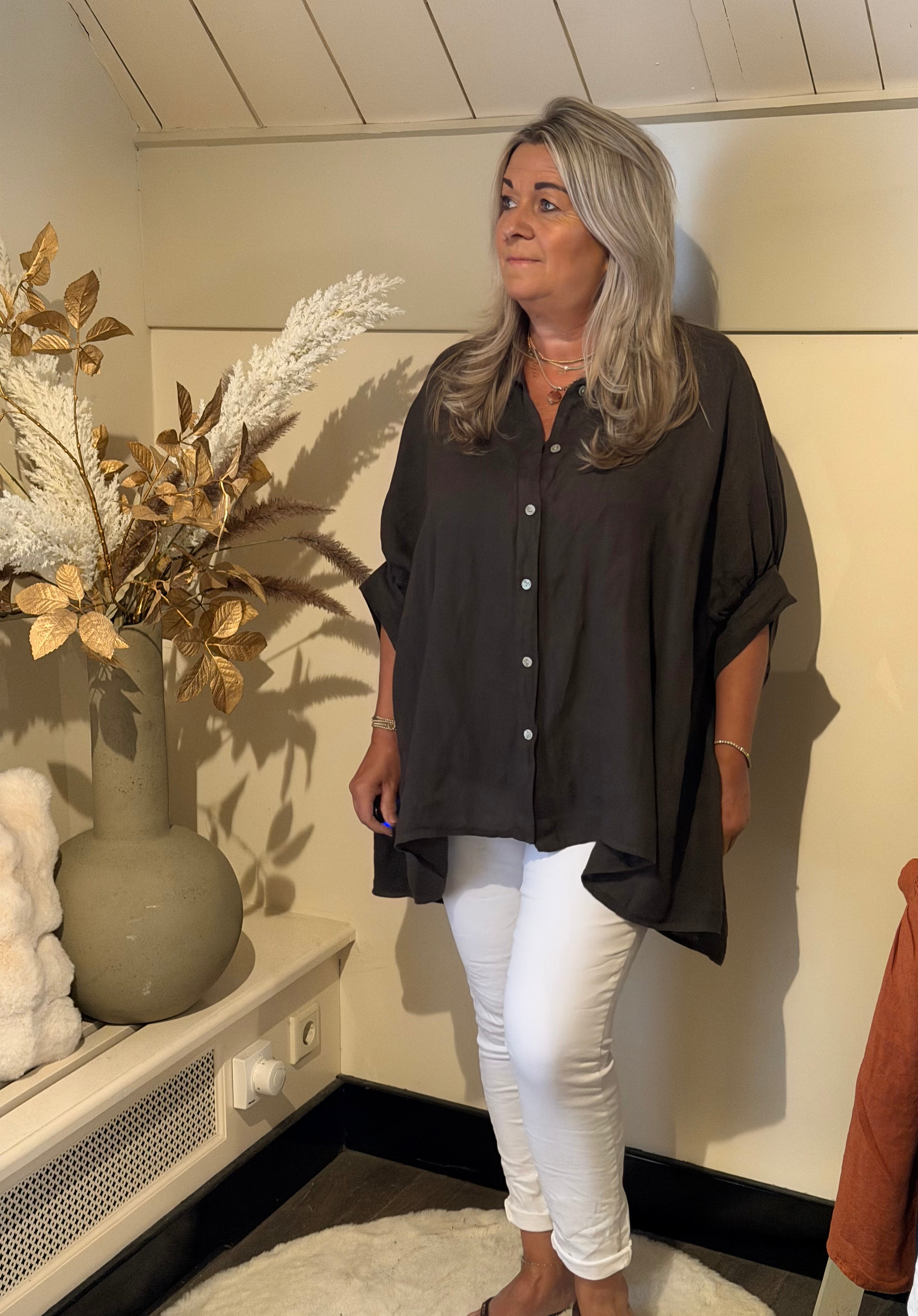Linnen blouse model Debby chocolade