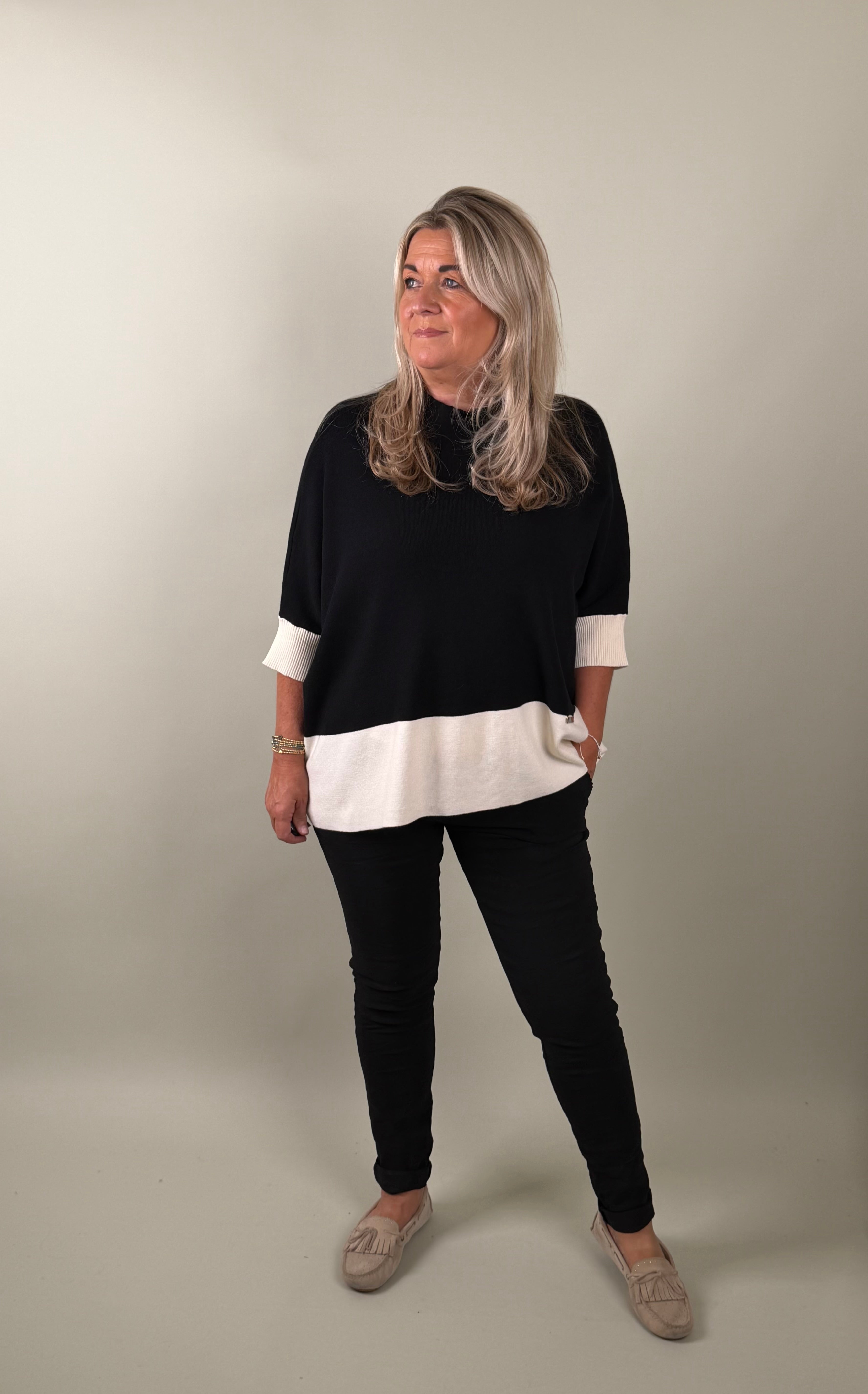 trui model Nika zwart Classic Beauty & Fashion