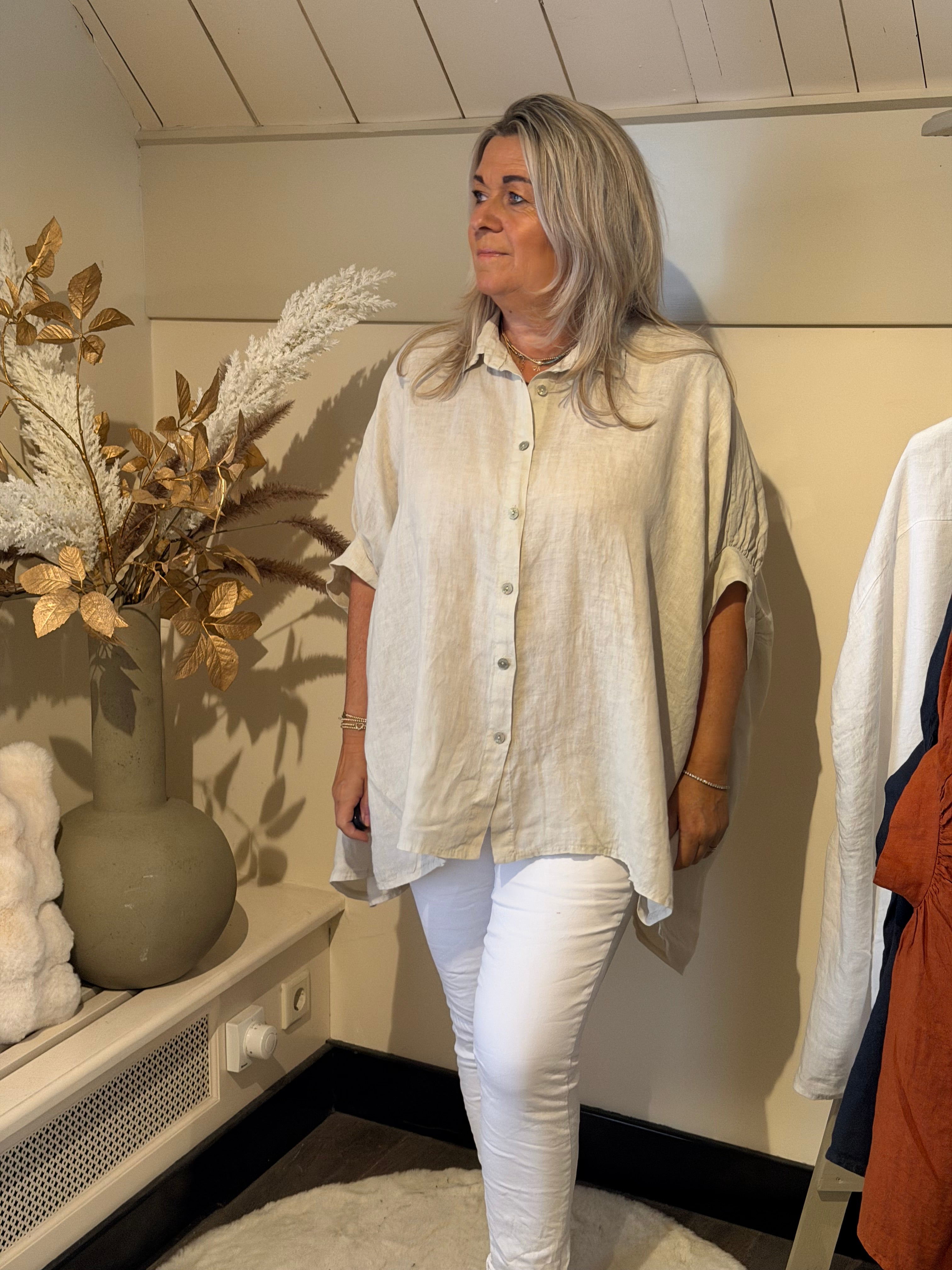 Linnen blouse model Debby beige