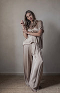 BYPIAS GLOWING SATIN BROEK POWDER