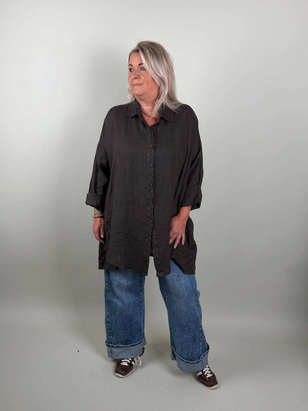 Linnen blouse oversized model Bari choco Classic Beauty & Fashion