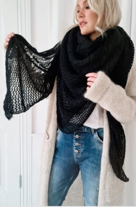 BYPIAS DREAMY MOHAIR SCARF, BLACK