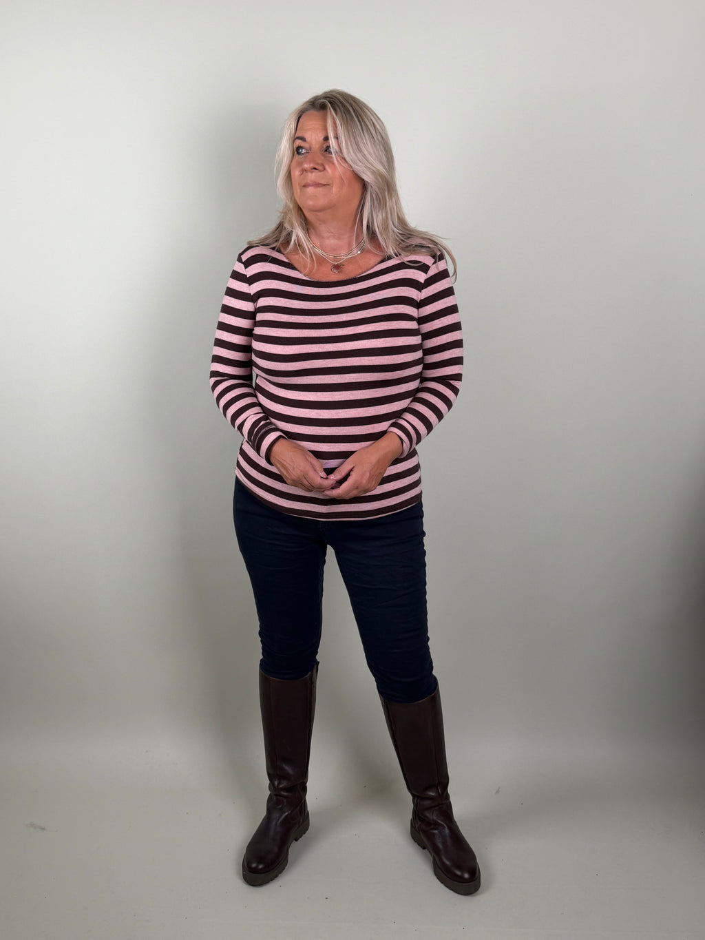 streep Top model Flo Roze Bruin