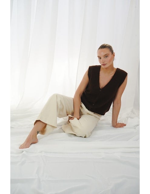 TWNS CASTLEROCK SLEEVLESS VEST CHOCOLATE