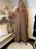 Jurk model Delfi camel