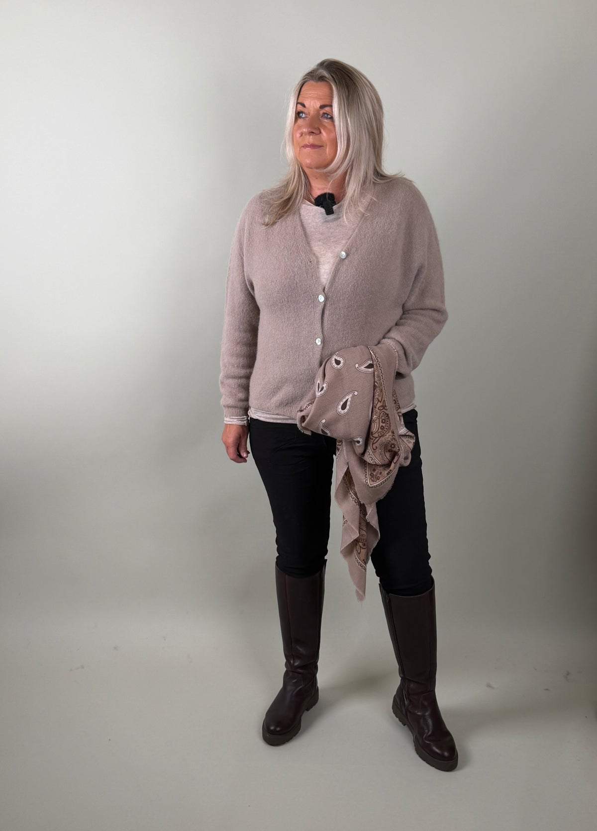 vestje model lexie taupe Classic Beauty & Fashion