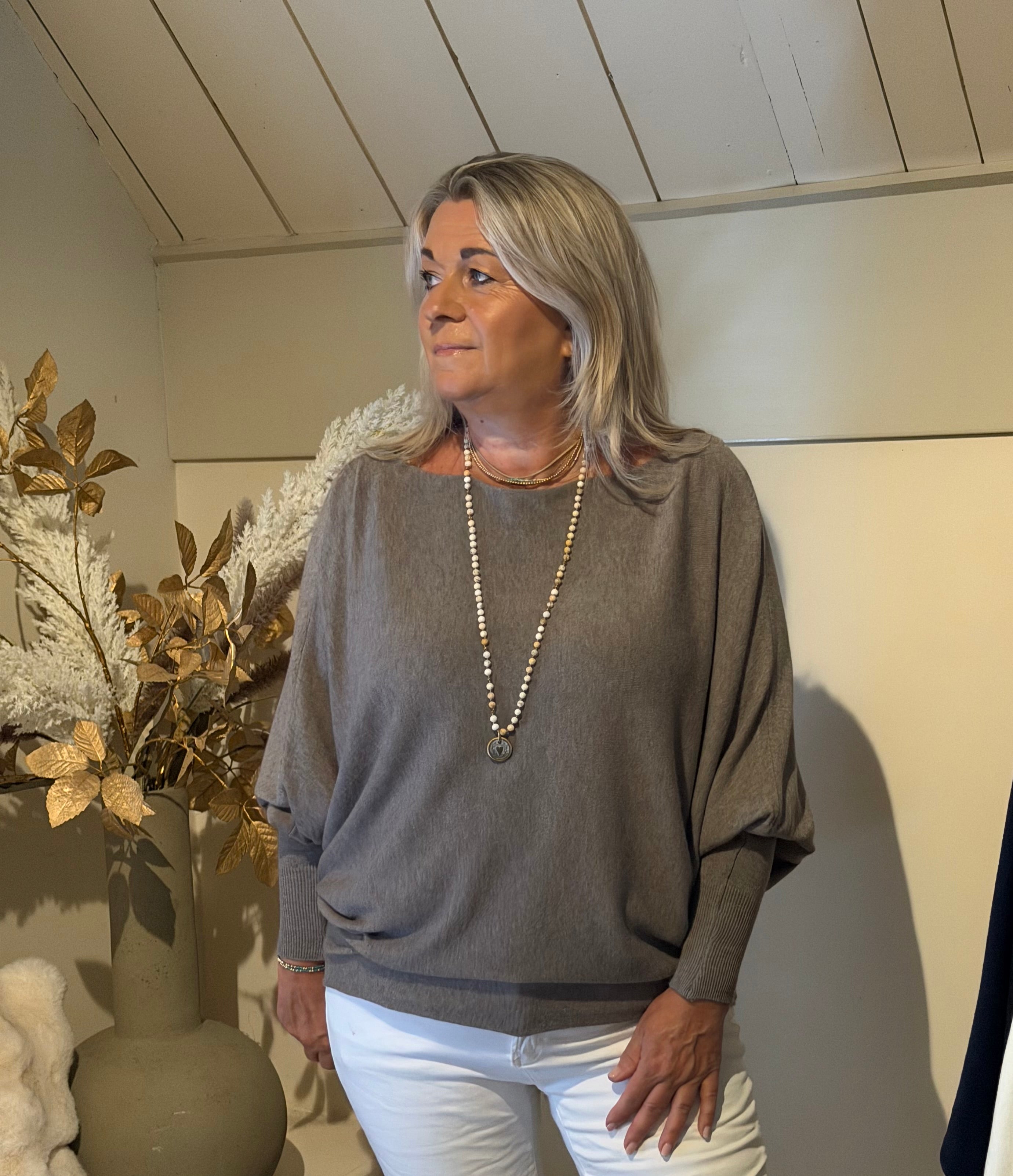 fijngebreide trui Batwing taupe