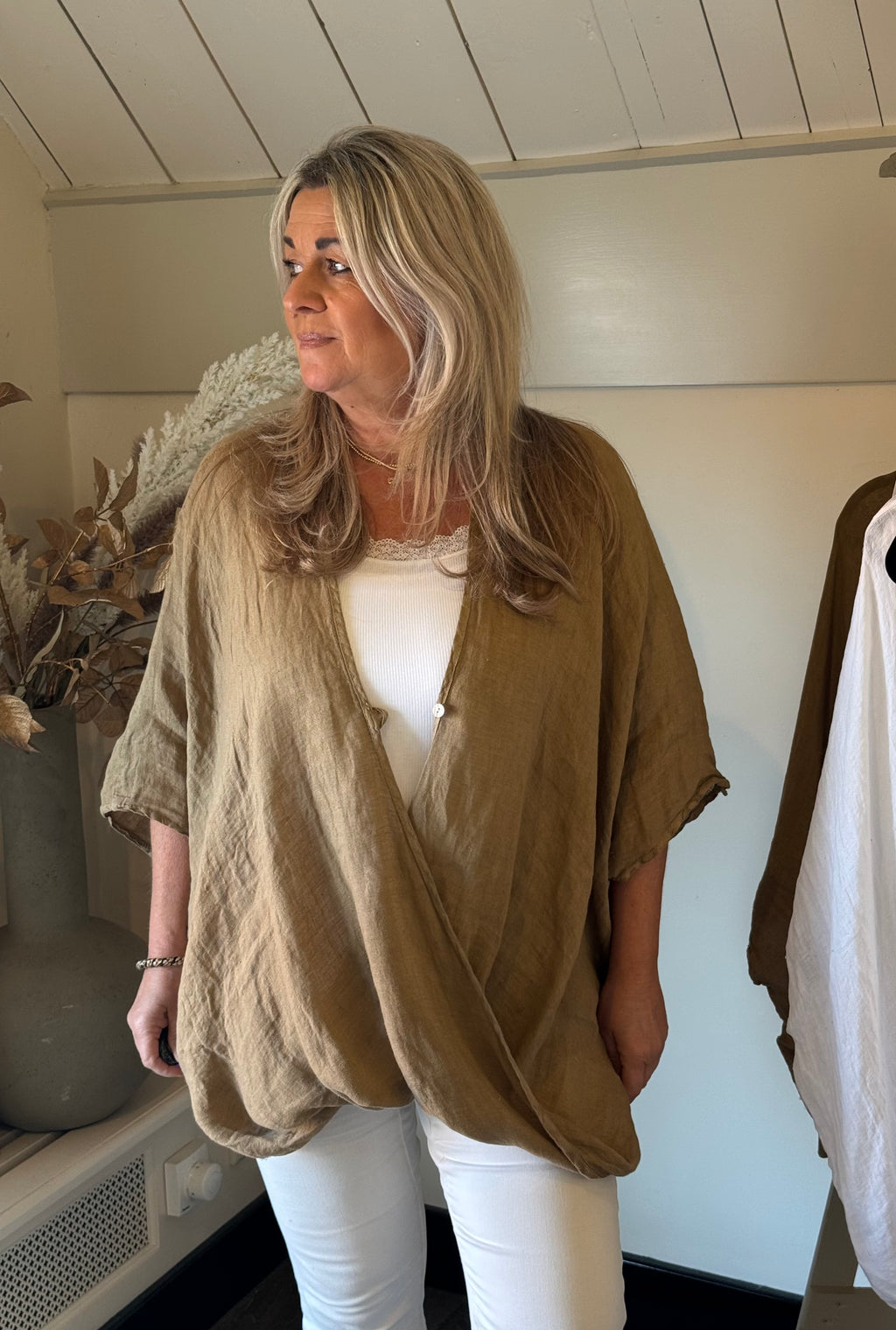 Linen blouse model: Logan camel