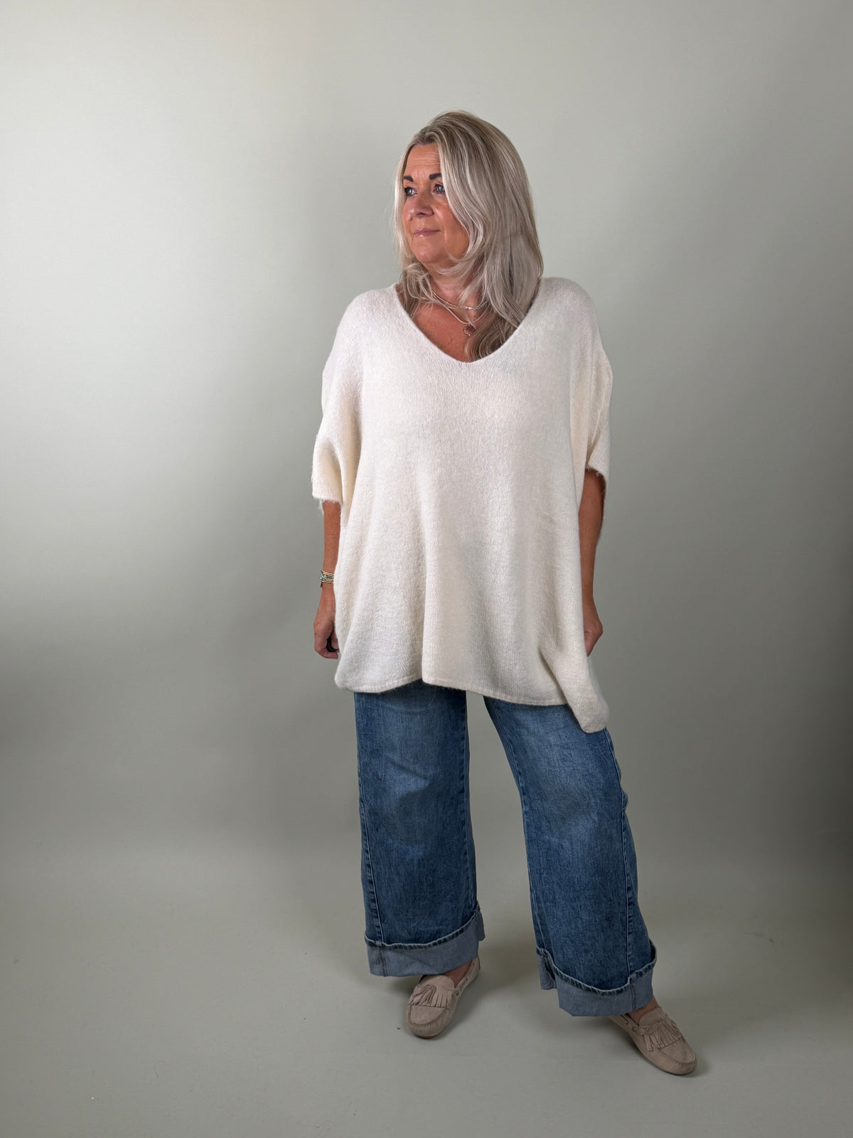 sleevless trui model Justine off white Classic Beauty & Fashion
