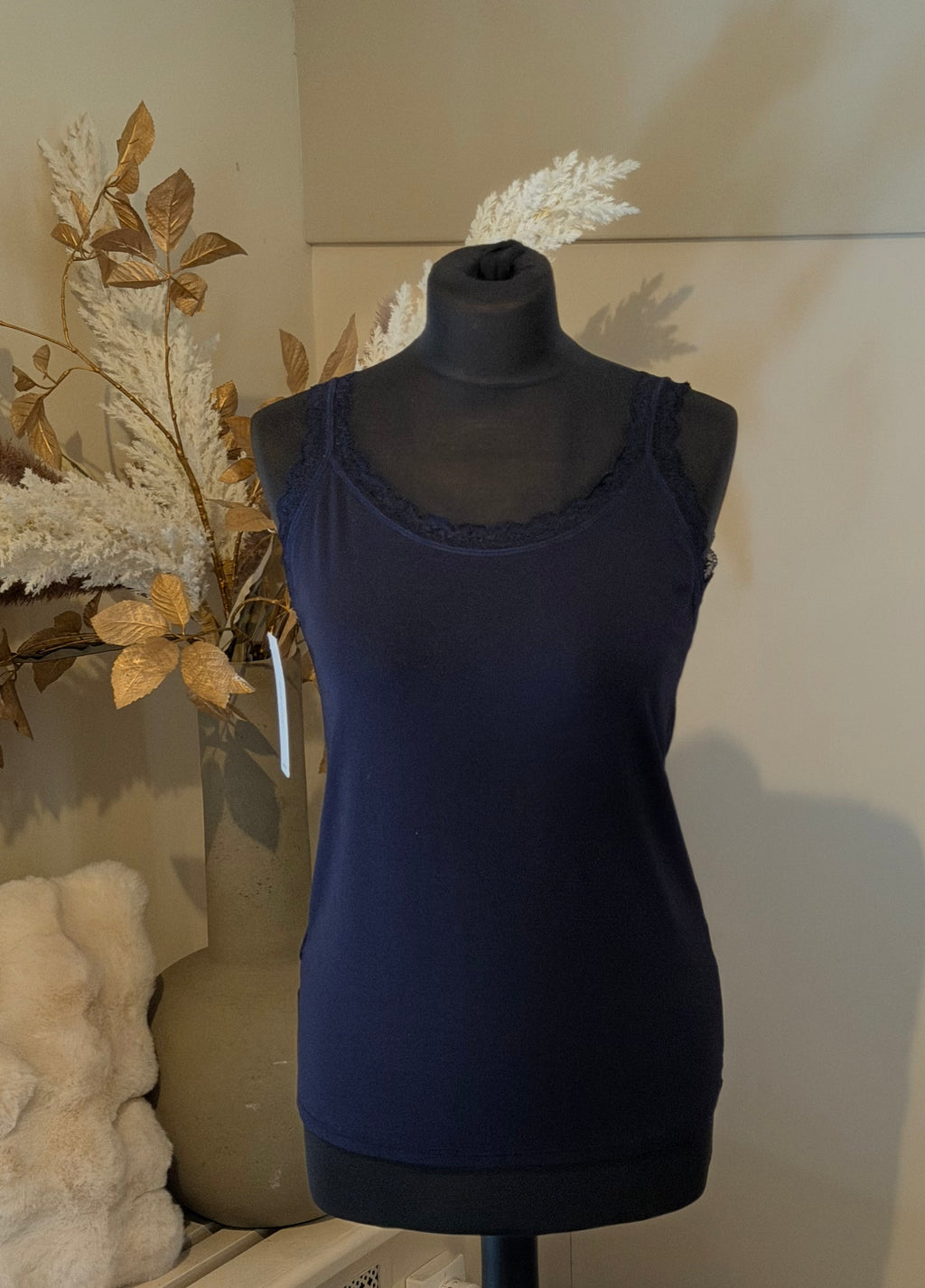 Top Lotte with lace navy