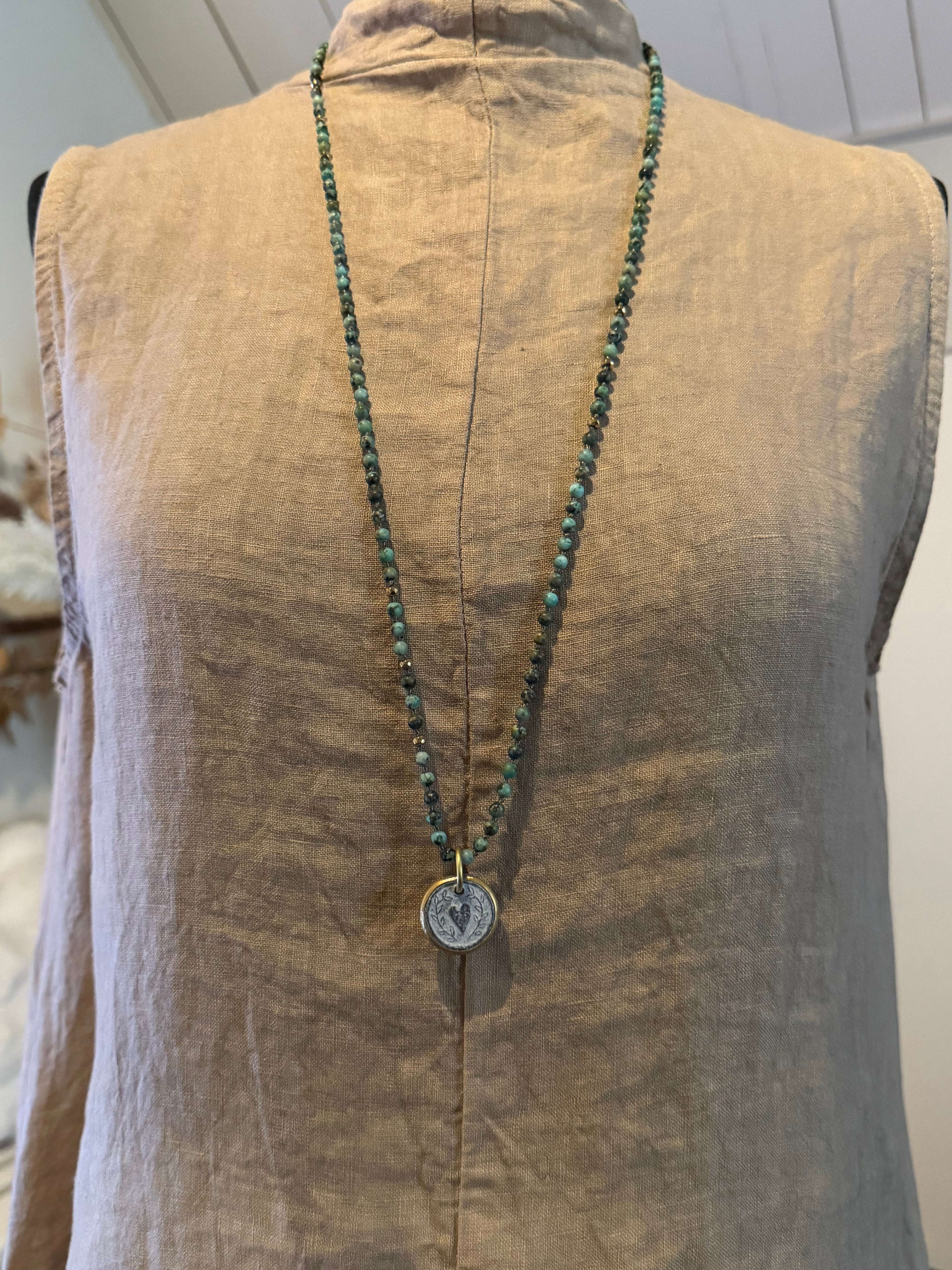 BOHO KETTING HEART 4 MM STONE AFRICAN TURQUISE GOLD