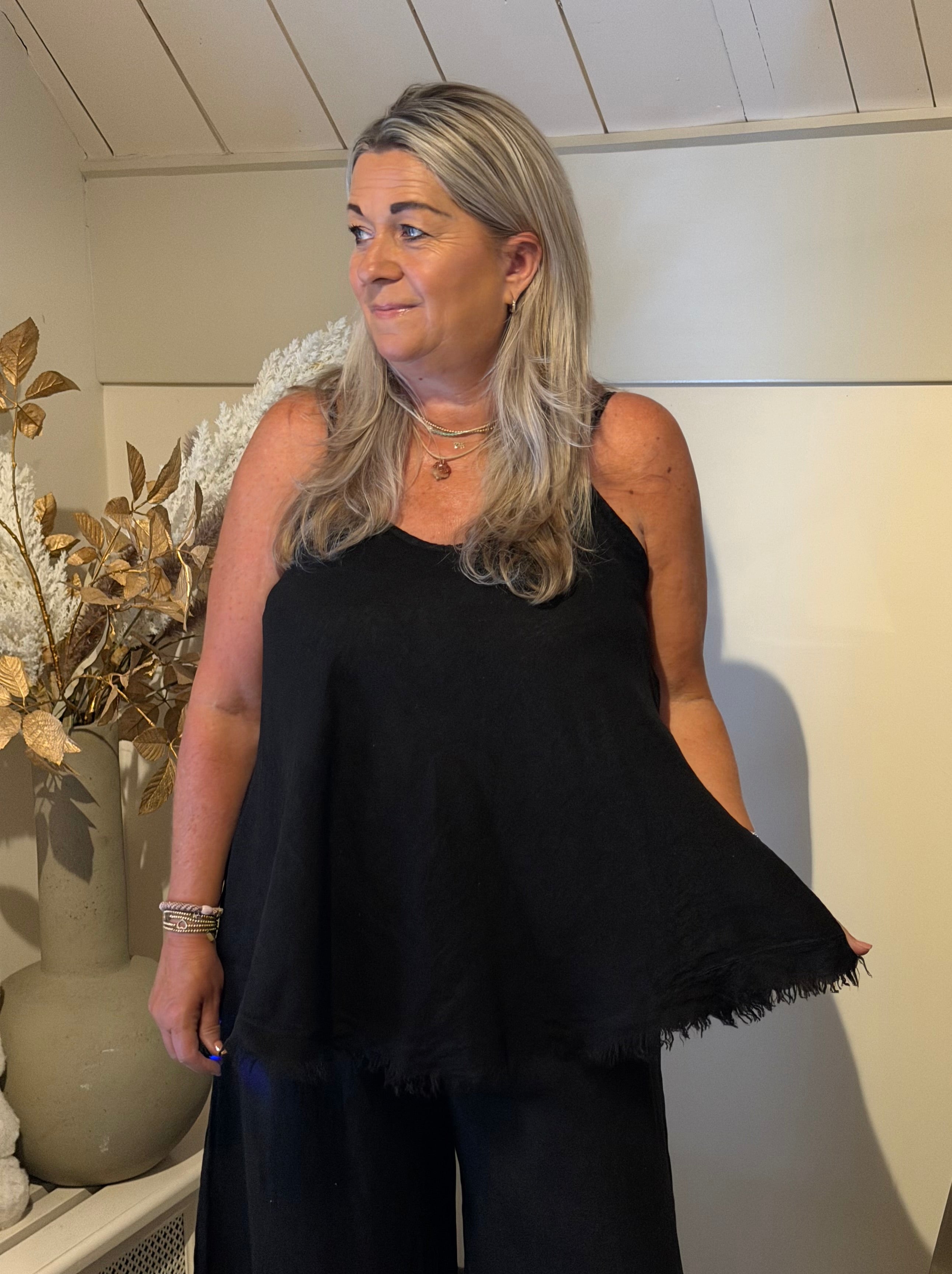 Linnen top model: Sunny zwart
