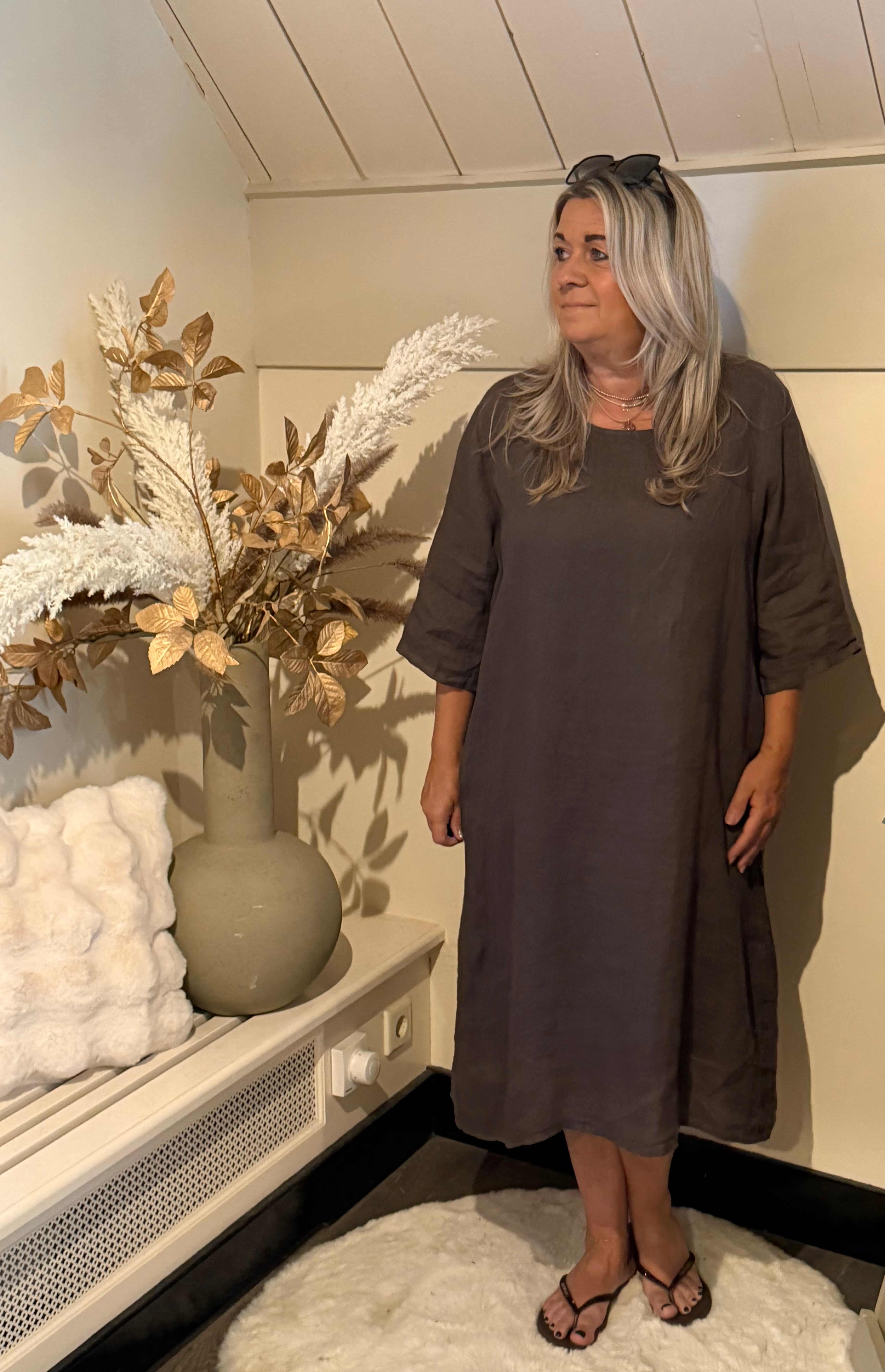 Linnen jurk model gela chocolade