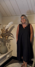 lovely linnen black dress