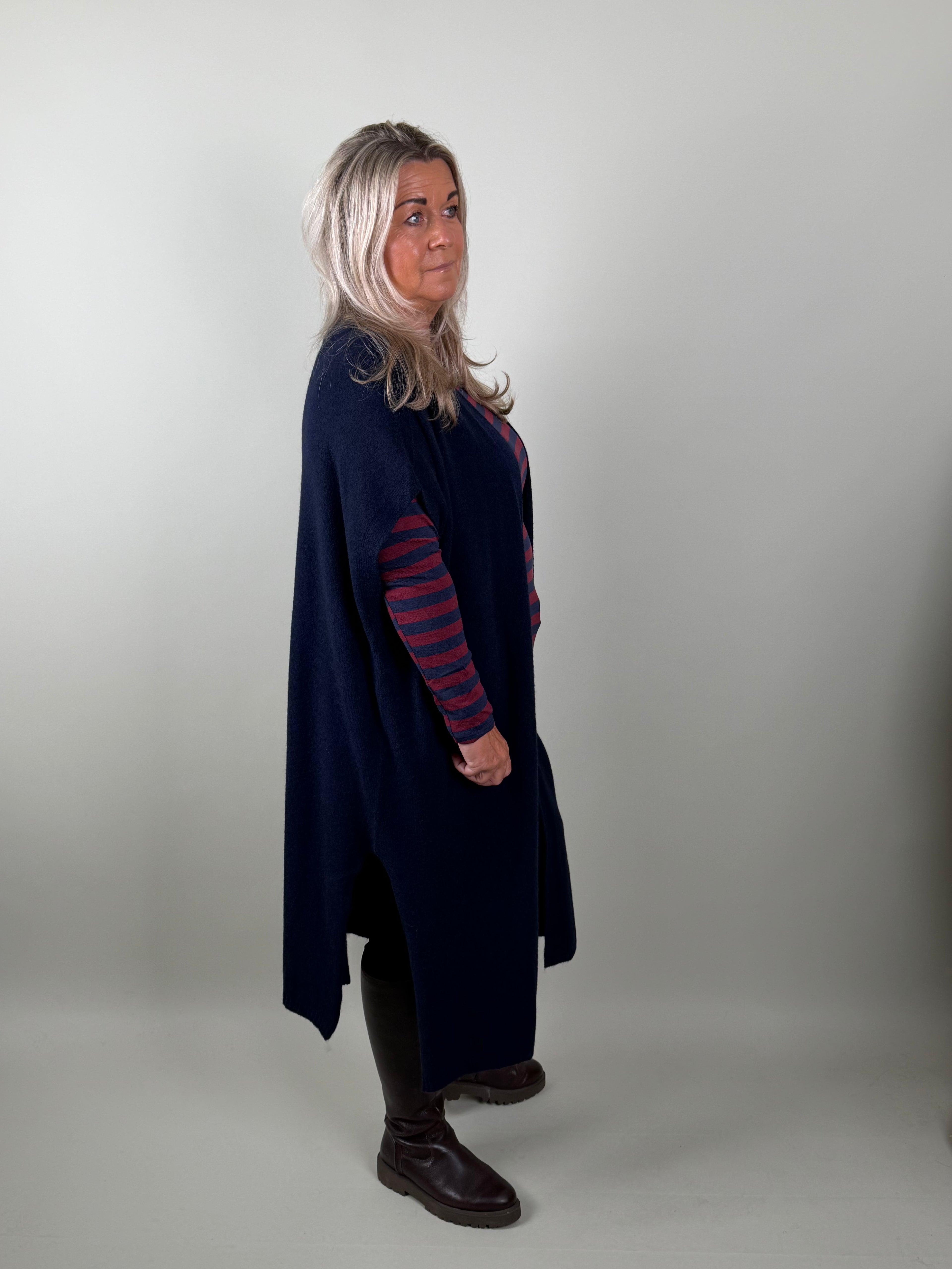 Lang sleeveless vest model Rebecca Navy