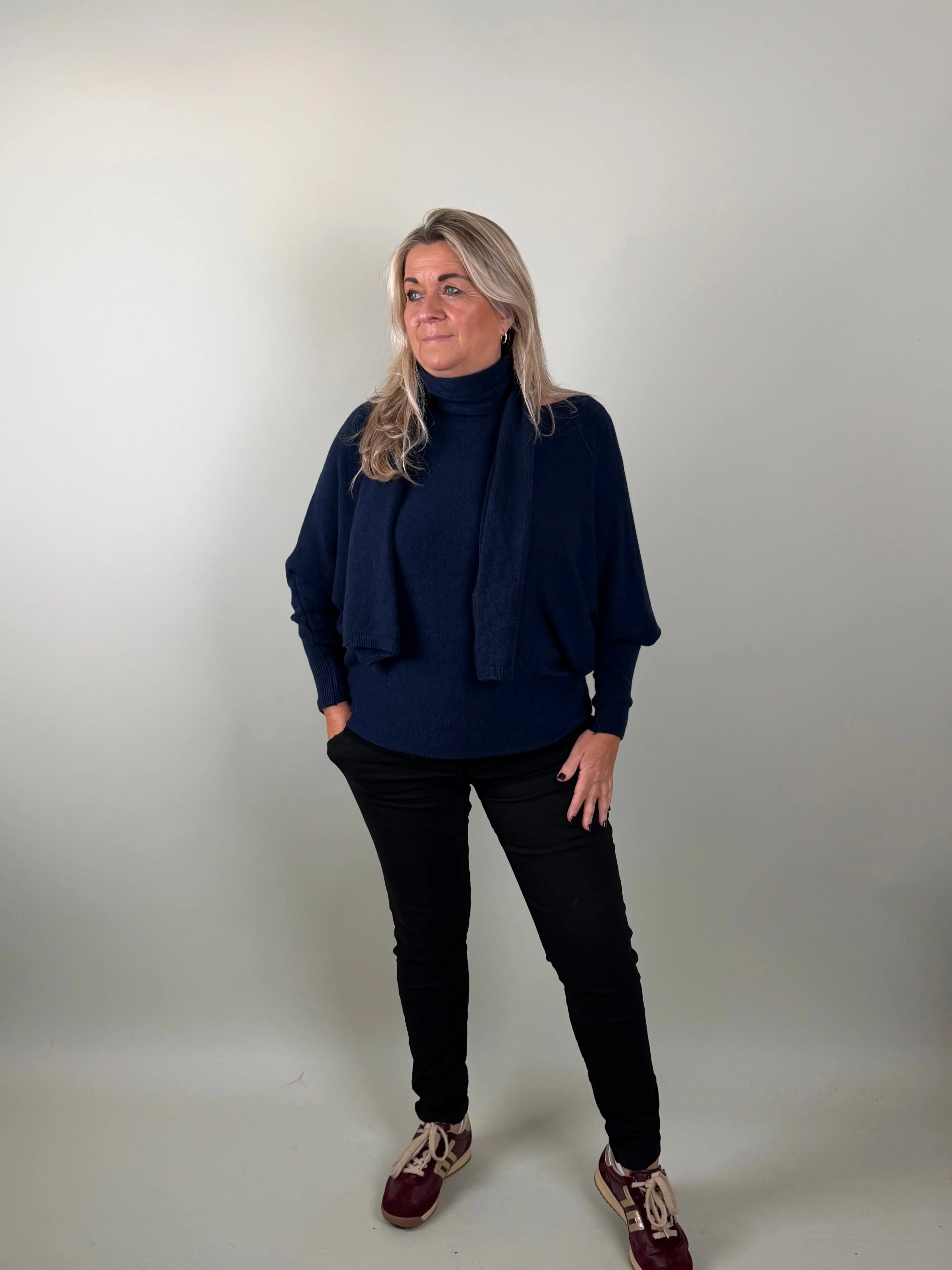 Batwing Trui Fiene met Sjaal in navy – trui met sjaal voor dames