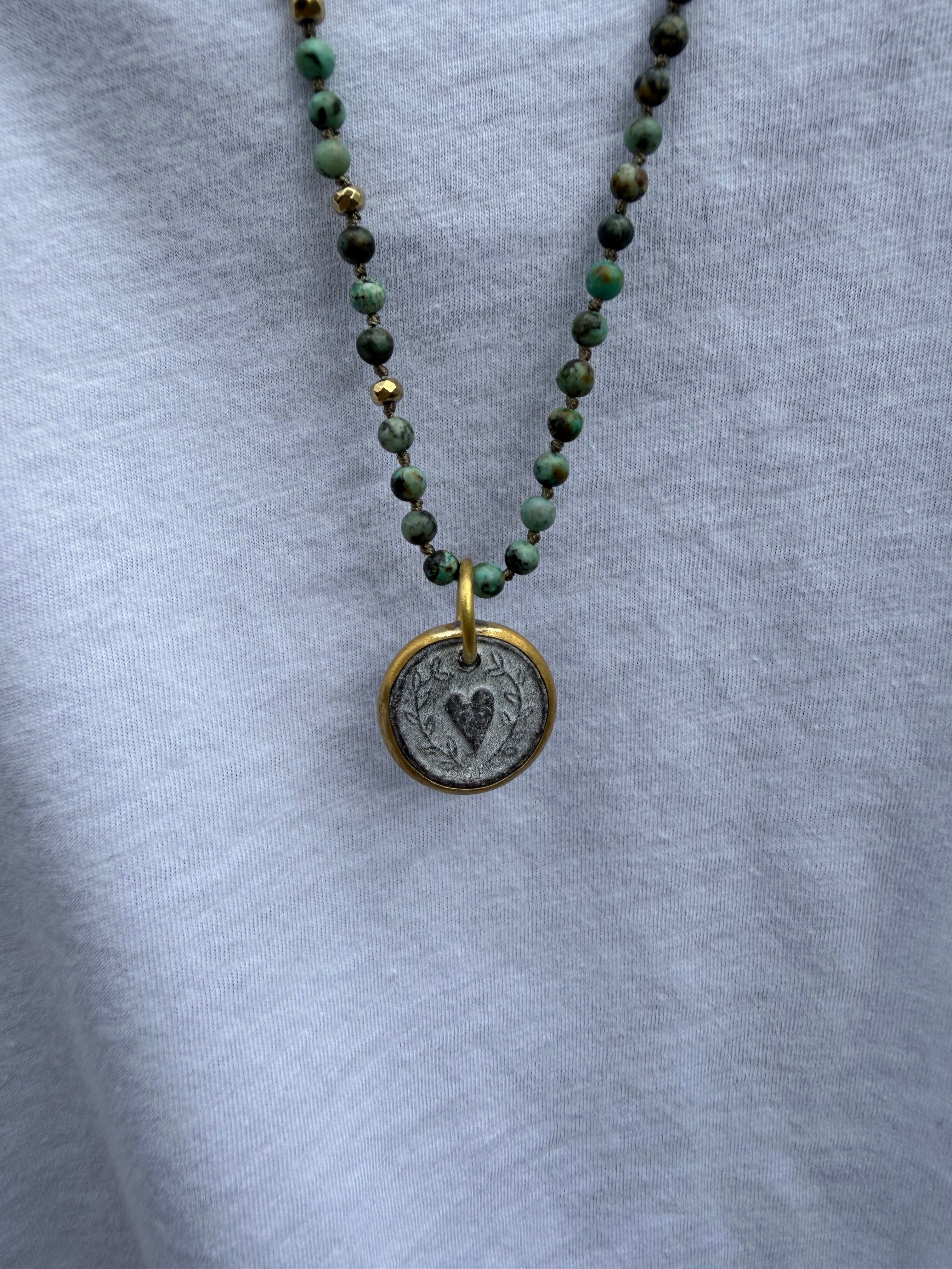 BOHO KETTING HEART 4 MM STONE AFRICAN TURQUISE GOLD