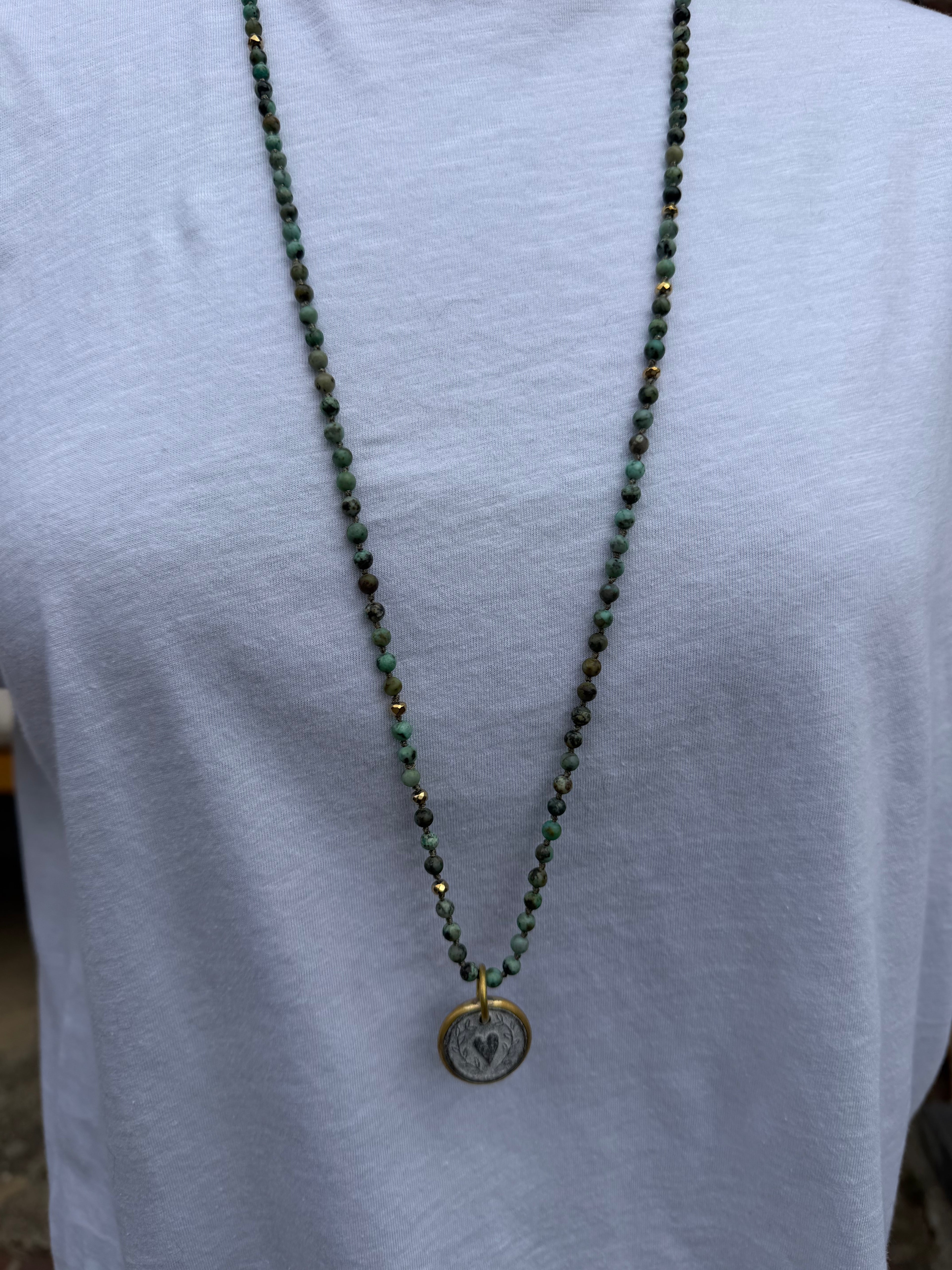 BOHO KETTING HEART 4 MM STONE AFRICAN TURQUISE GOLD