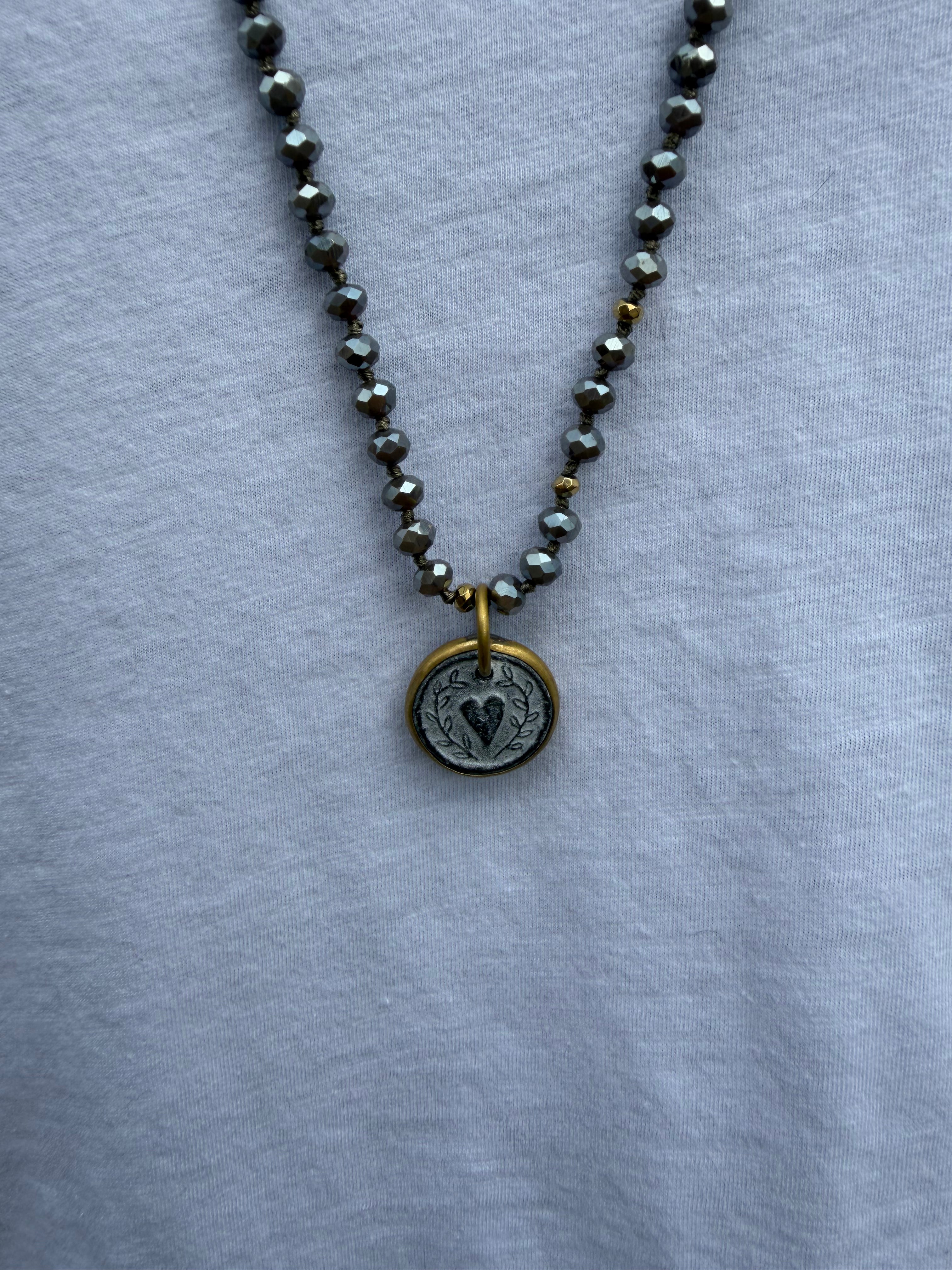 BOHO KETTING HEART 6 MM CRYSTAL MUD GOLD