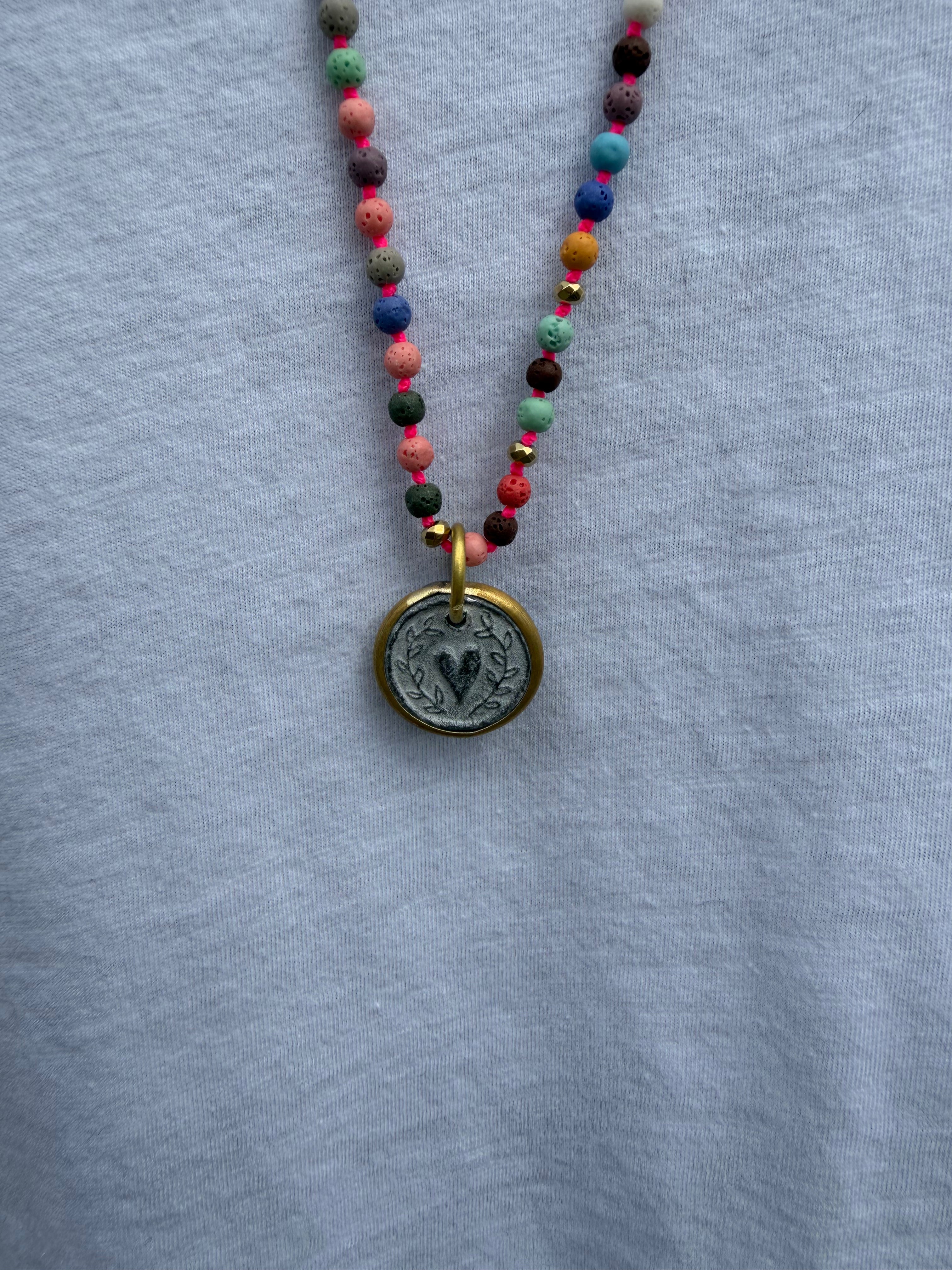 BOHO KETTING HEART 4 MM STONE MIX LAVA GOLD