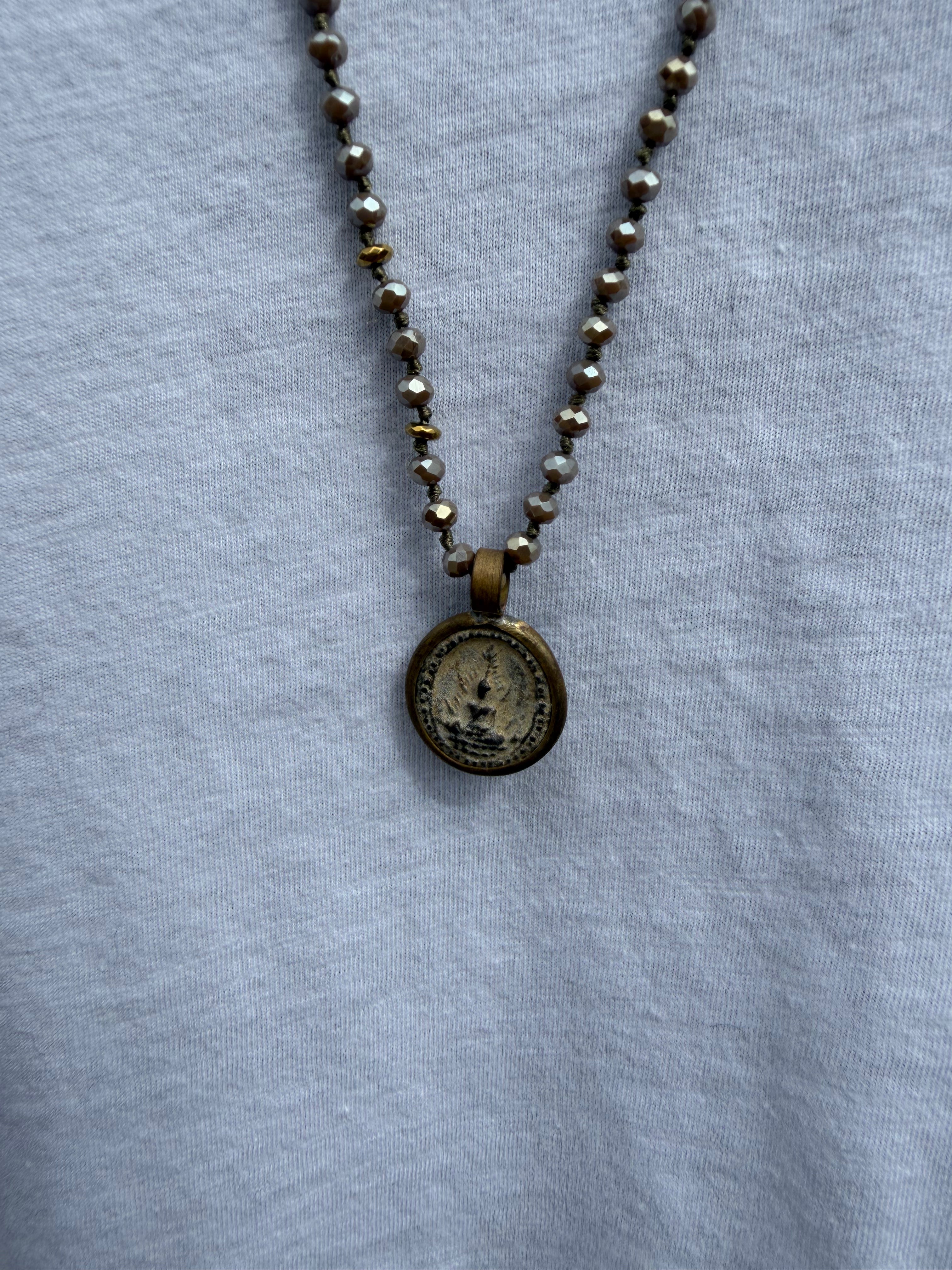 BOHO KETTING BUDDHA 20 4 MM CRYSTAL MUD GOLD