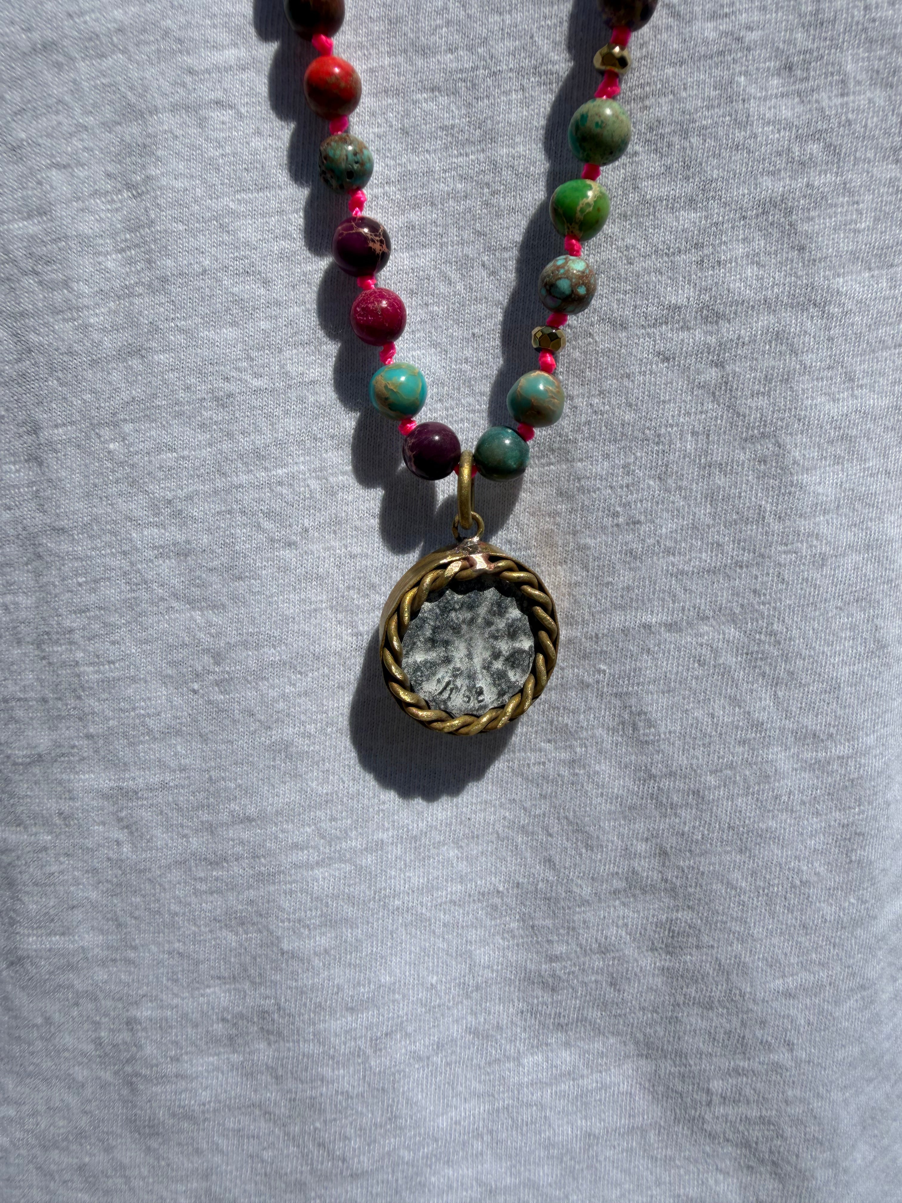 BOHO KETTING BUDDHA 6MM TWO SIDES MIX JASPER