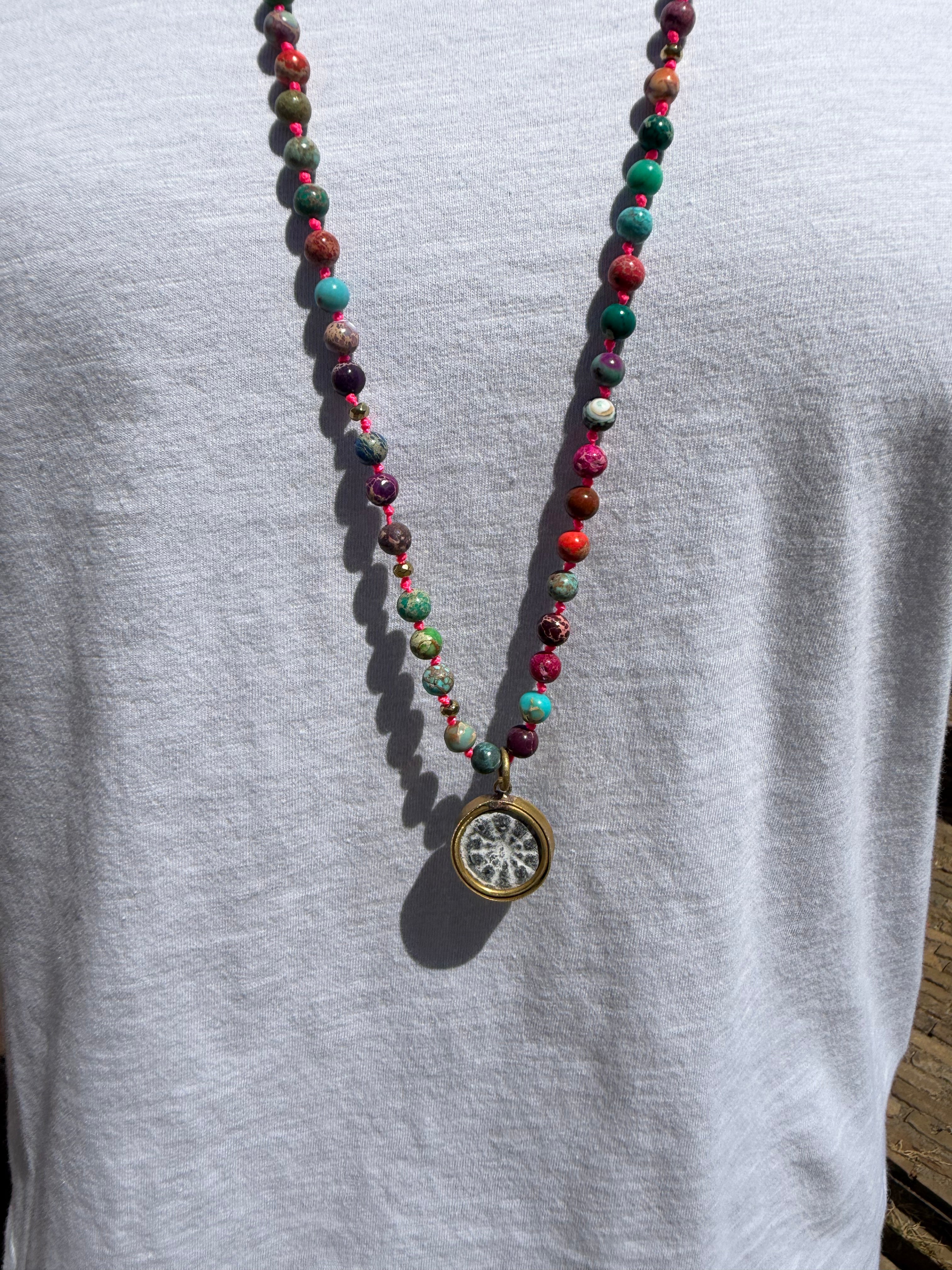 BOHO KETTING BUDDHA 6MM TWO SIDES MIX JASPER