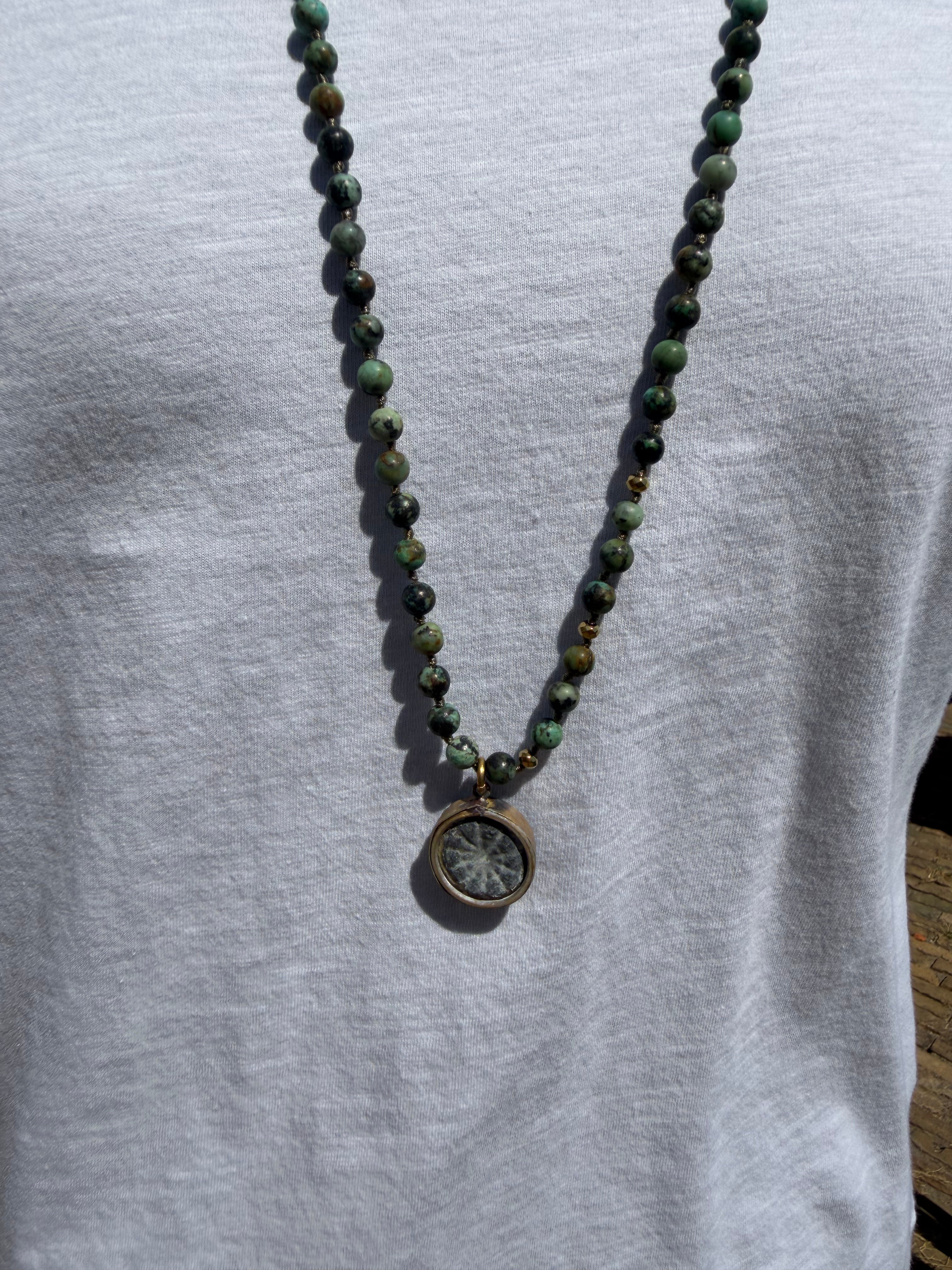 BOHO KETTING BUDDHA 6MM TWO SIDES AFRICAN TURQUISE