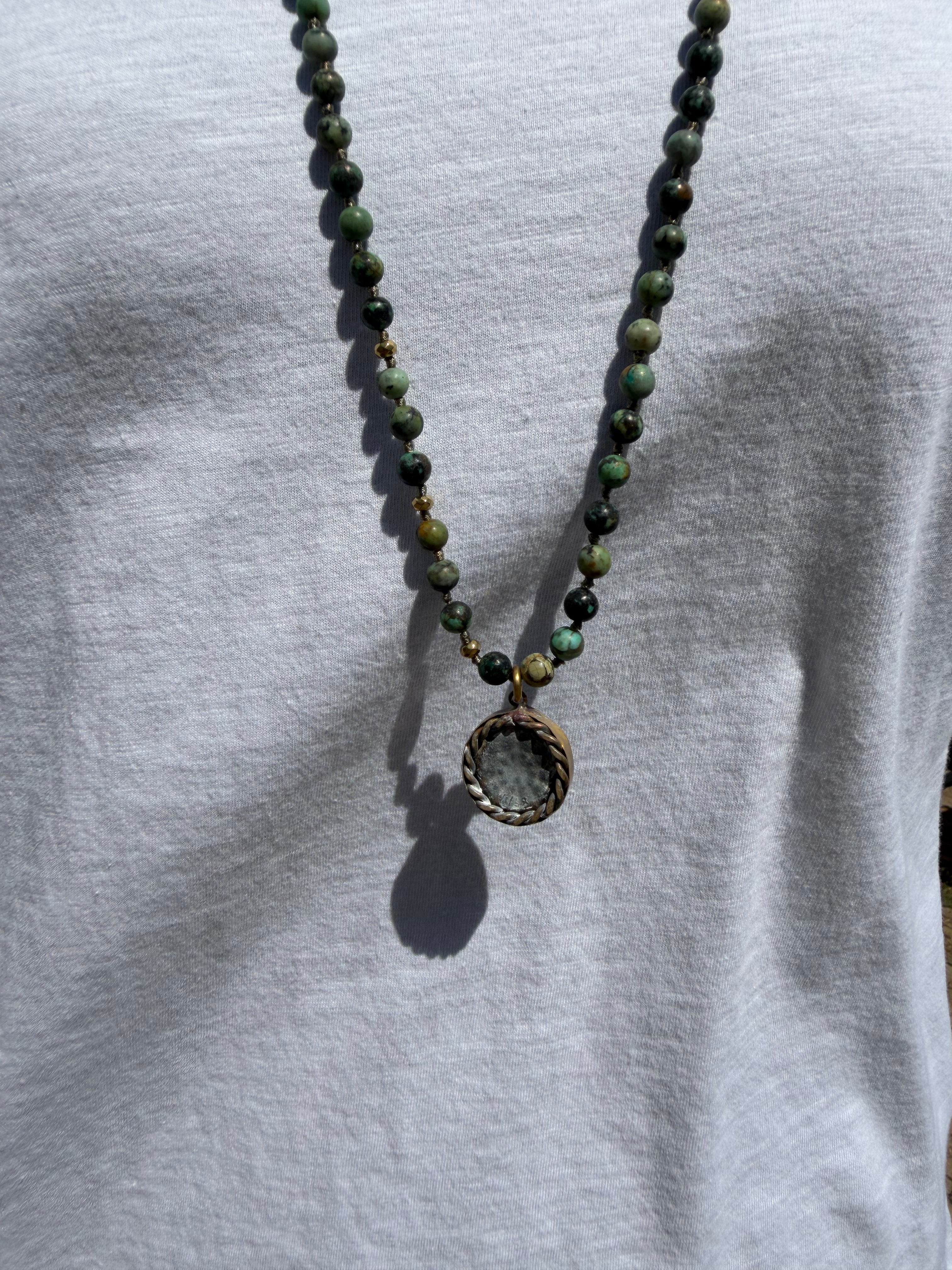 BOHO KETTING BUDDHA 6MM TWO SIDES AFRICAN TURQUISE