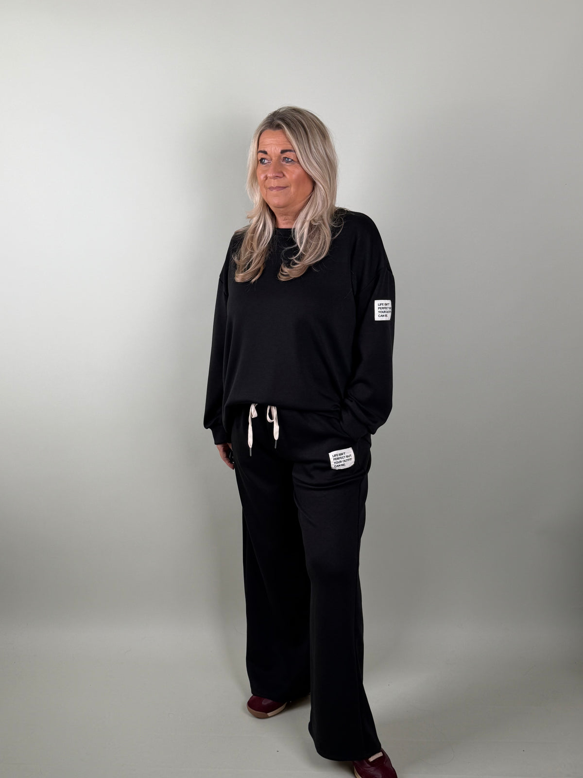 Jog Set May in zwart – 2-delige joggingset voor dames
