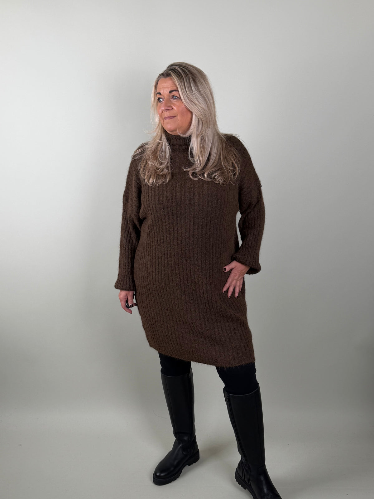 Lange Trui Yara in chocolade – lange trui voor dames