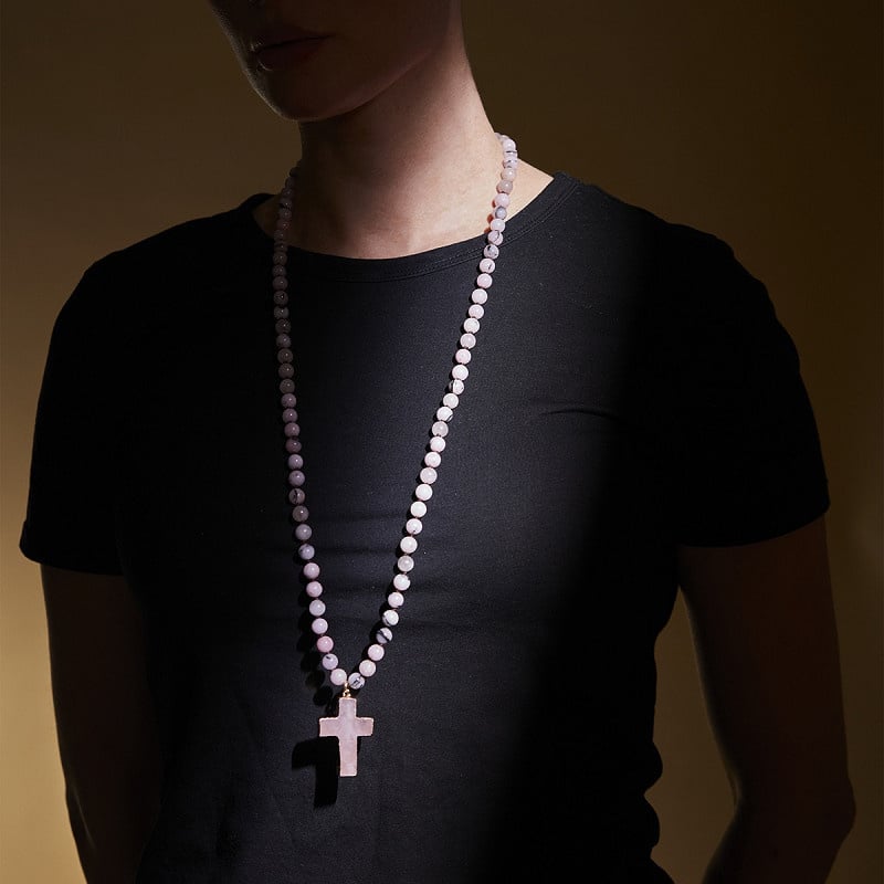 The Moshi necklace Abigail gray