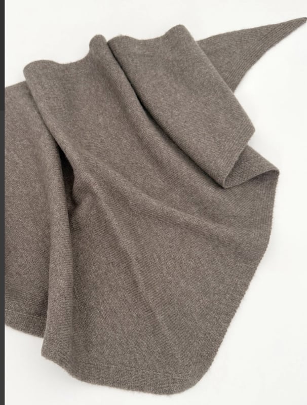 Sjaalmania Cosy  Triangle Dark Brown