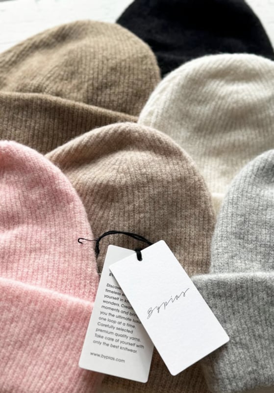 BYPIAS  BOHEMIANA  CHAMONIX BEANIE BEIGE