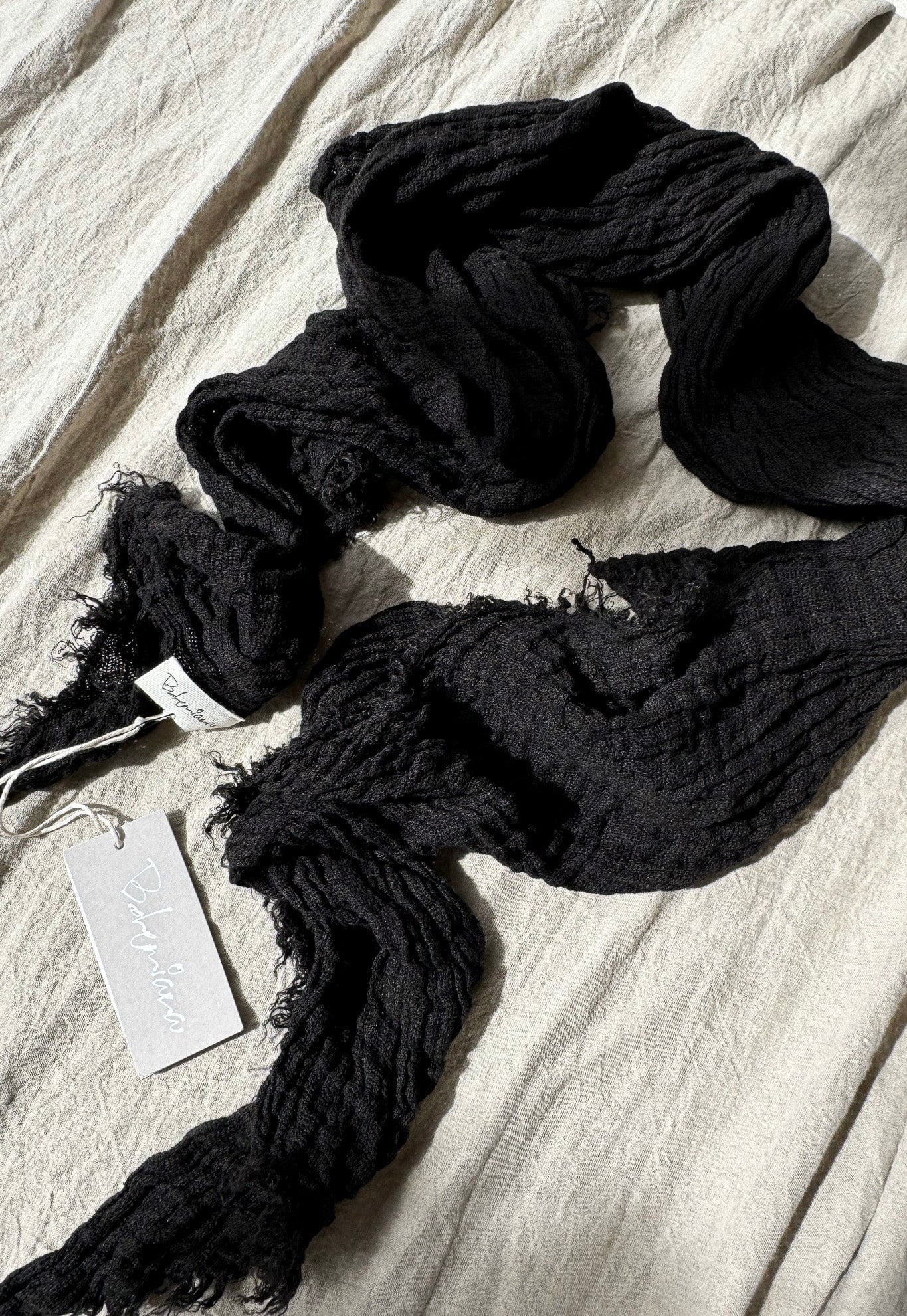 BYPIAS, BOHEMIANA  BOHO MESH SJAAL BLACK