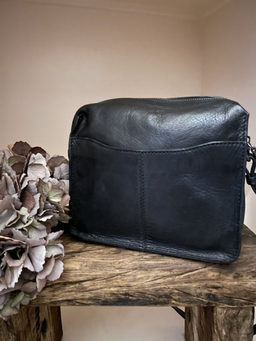 Bag2Bag Anvik black leather bag