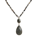 The Moshi necklace Camilla grey