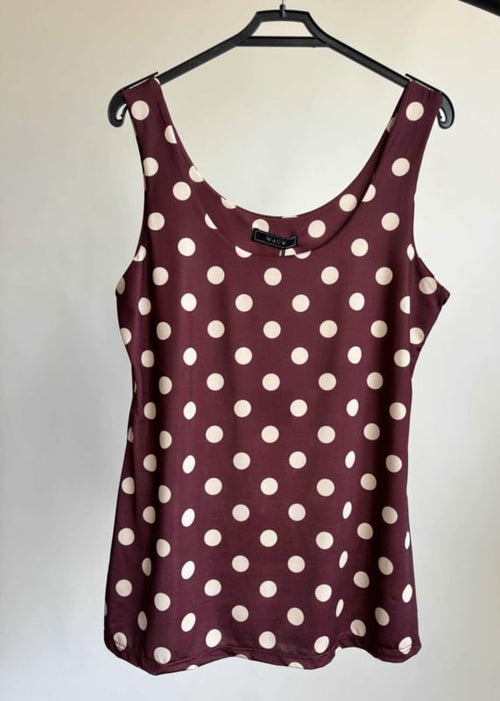 Basic top Dot in Burgundy