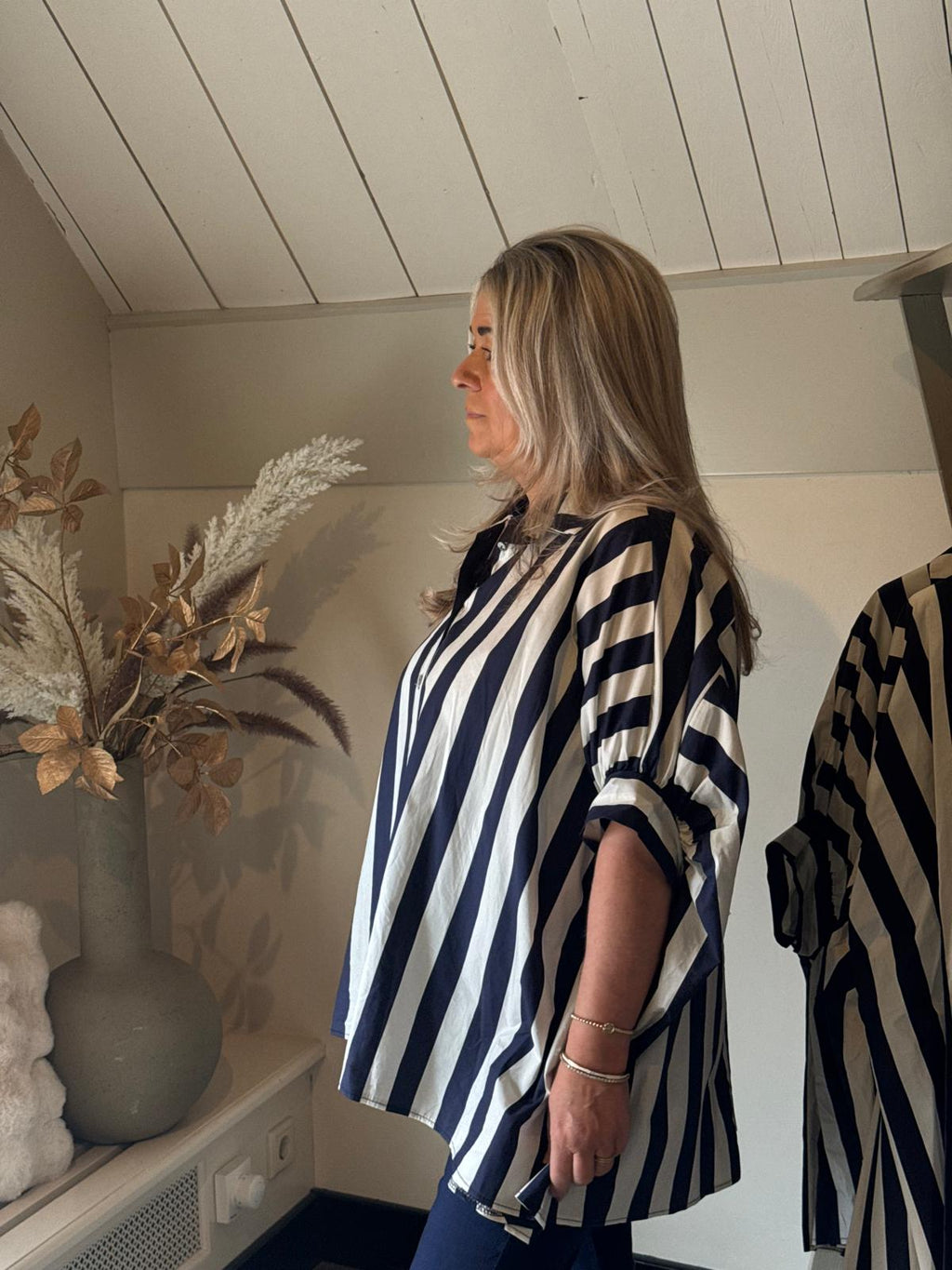 COTTON BLOUSE model: MANOU STREEP NAVY